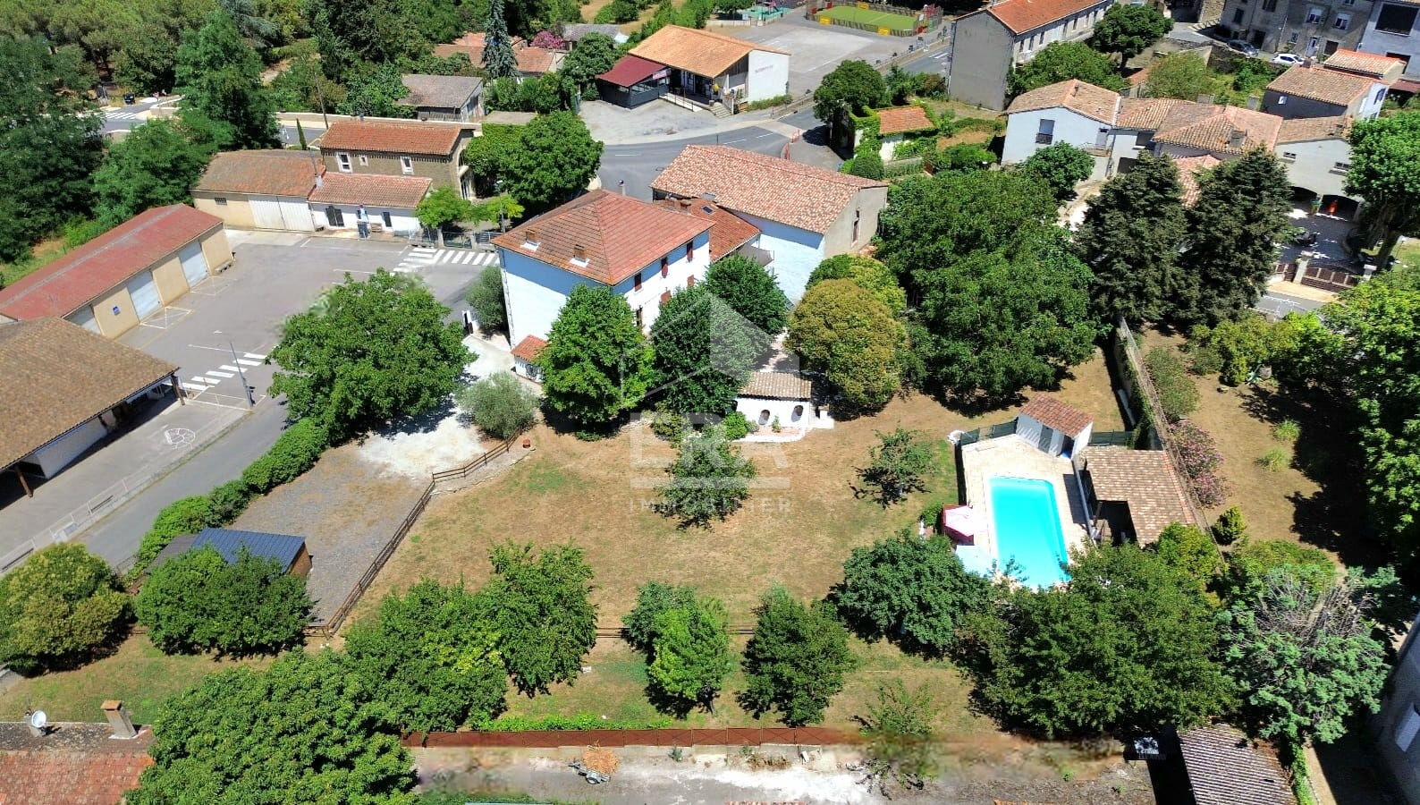 Propriété avec six gîtes, piscine et spa, axe Limoux/Carcassonne
