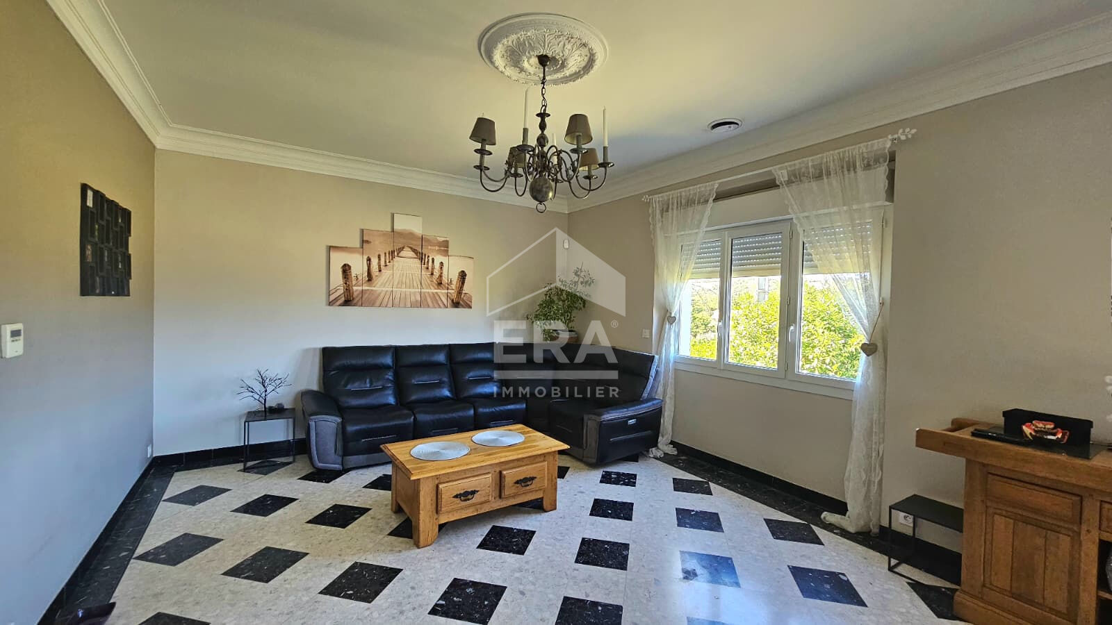 Photo Maison 7 pièce(s) 215 m2 + Piscine image 4/6