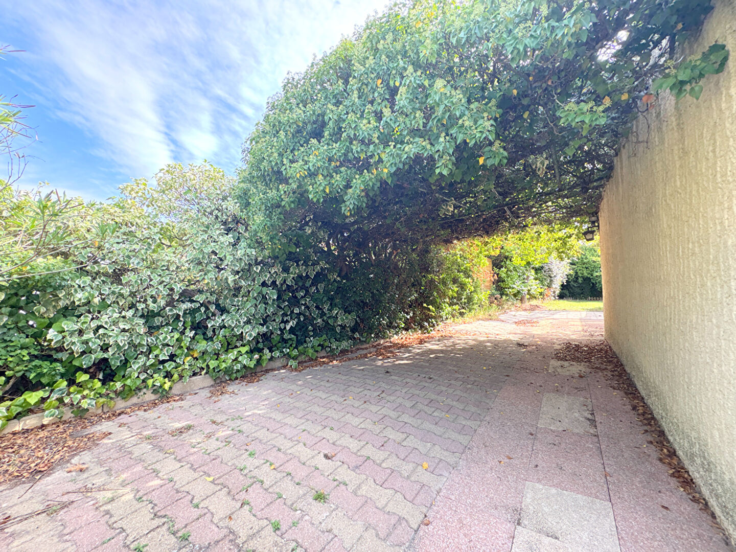 Photo A VENDRE EXCLUSIVITE 84120 PERTUIS MAISON DE TYPE 4 PIECES D'ENVIRON 93M² AVEC GARAGE ET JARDIN image 2/6