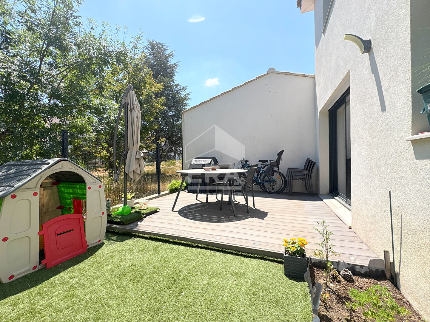 Photo À VENDRE EN CO-EXCLUSIVITE -13610 LE PUY-SAINTE-RÉPARADE MAISON TYPE 4 PIECES D'ENVIRON 75M² AVEC JARDIN ET PLACES DE STATIONNEMENT. image 2/6