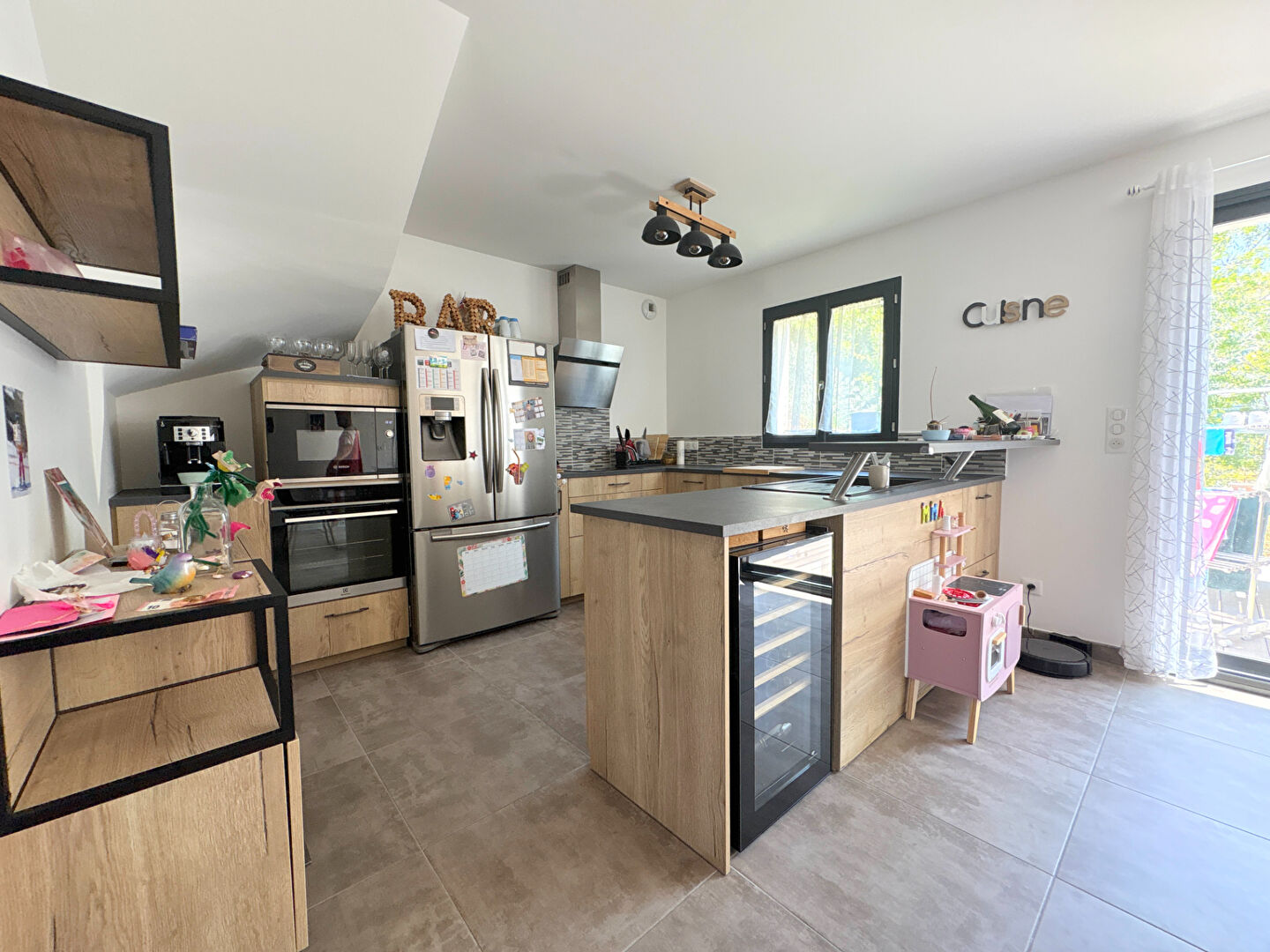 Photo À VENDRE EN CO-EXCLUSIVITE -13610 LE PUY-SAINTE-RÉPARADE MAISON TYPE 4 PIECES D'ENVIRON 75M² AVEC JARDIN ET PLACES DE STATIONNEMENT. image 6/6