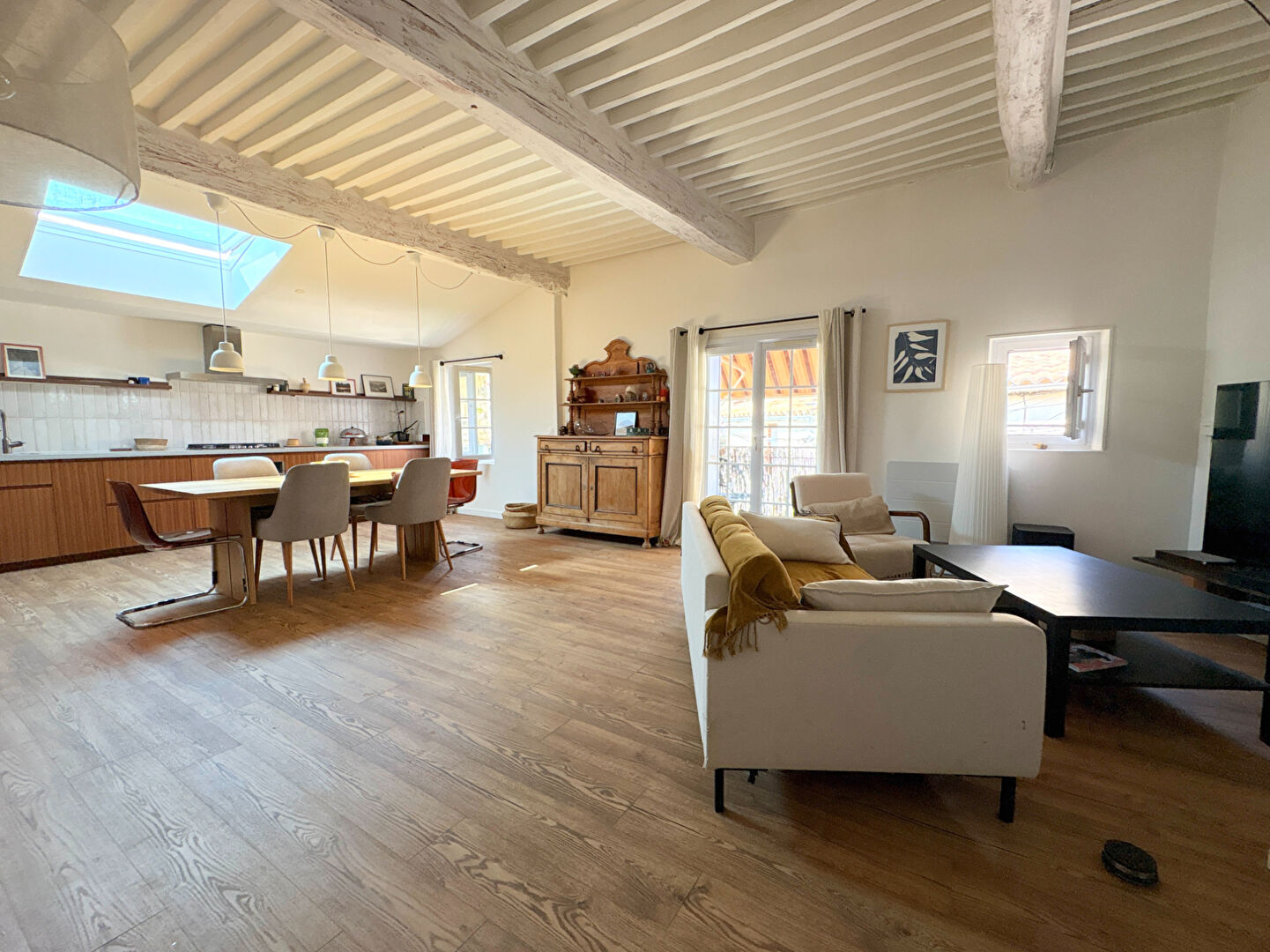 Photo A VENDRE CO EXCLUSIVITE 84240 LA MOTTE D'AIGUES MAISON DE VILLAGE TYPE 6 PIECES D'ENVIRON 151 M² AVEC BALCON ET TERRASSE COUVERTE image 2/6