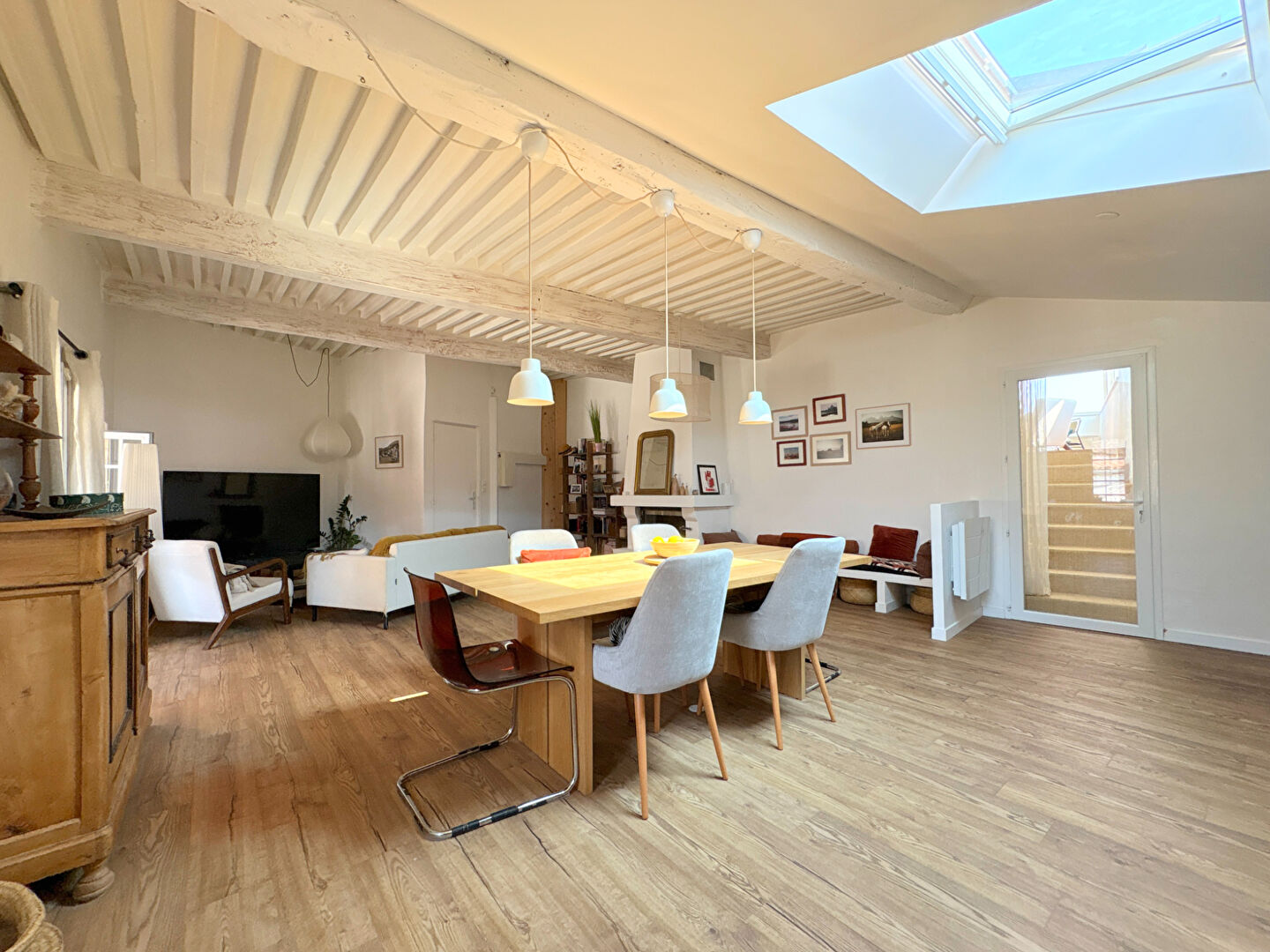 Photo A VENDRE CO EXCLUSIVITE 84240 LA MOTTE D'AIGUES MAISON DE VILLAGE TYPE 6 PIECES D'ENVIRON 151 M² AVEC BALCON ET TERRASSE COUVERTE image 4/6