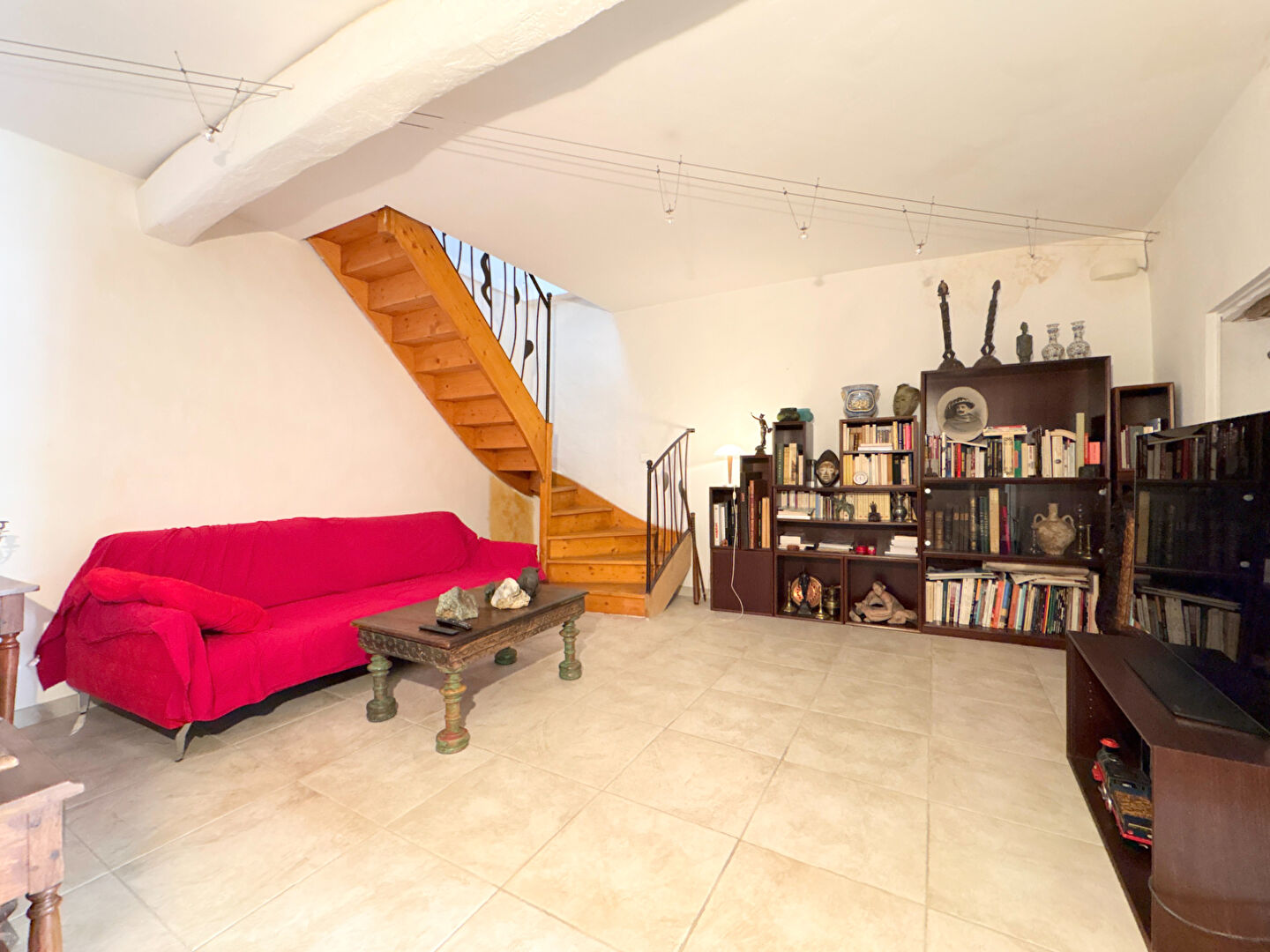 Photo A VENDRE EXCLUSVITE LA TOUR D'AIGUES 84240 MAISON DE VILLAGE TYPE 3 PIECES AVEC TERRASSE ET CAVE image 3/6