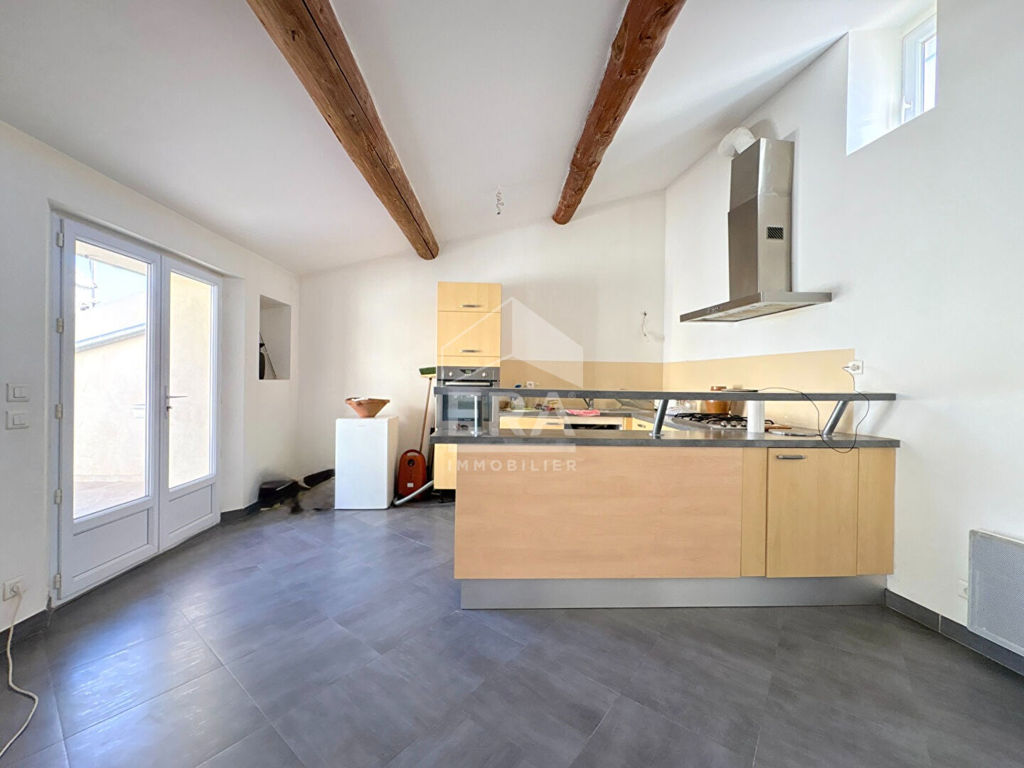 Photo A VENDRE EXCLUSVITE LA TOUR D'AIGUES 84240 MAISON DE VILLAGE TYPE 3 PIECES AVEC TERRASSE ET CAVE image 5/6