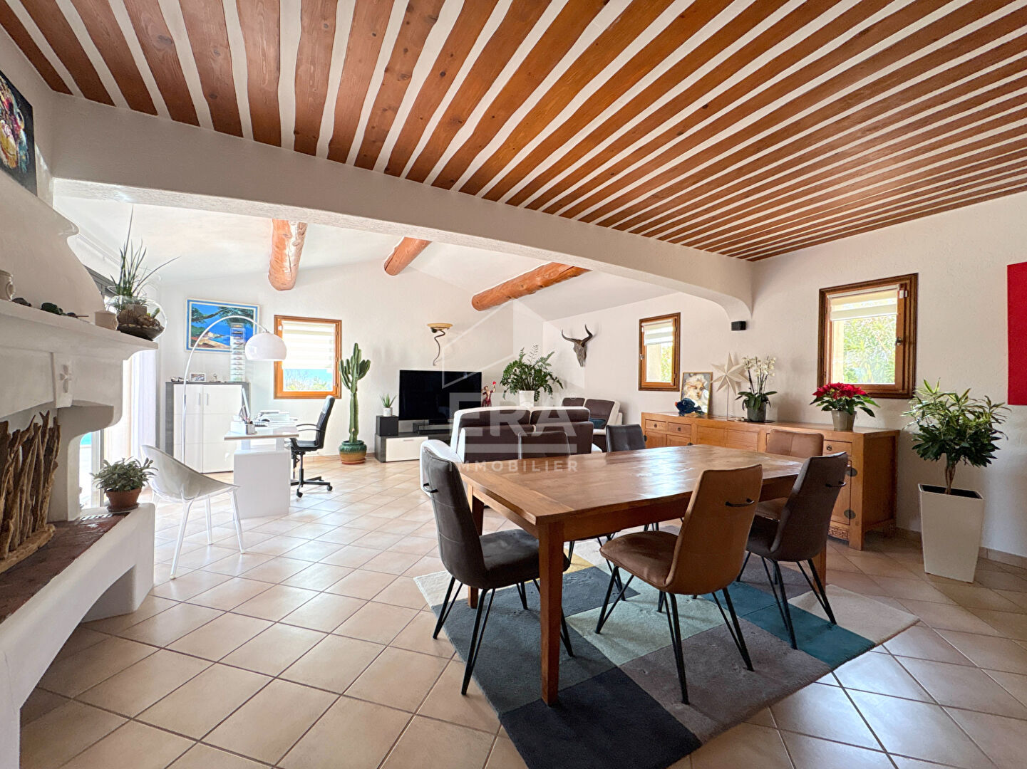 Photo A VENDRE 84120 PERTUIS MAISON TYPE 7 PIECES 200M² AVEC JARDIN, GARAGE, ATELIER ET PISCINE image 3/6