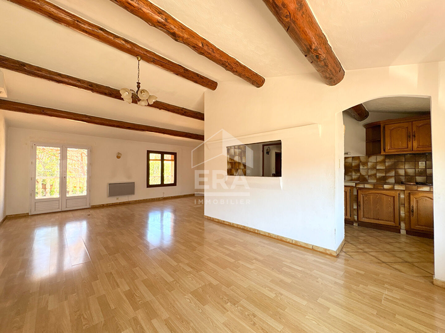 Photo A VENDRE 84120 PERTUIS MAISON TYPE 5 PIECES D'ENVIRON 143M² AVEC JARDIN ET GARAGE image 3/6