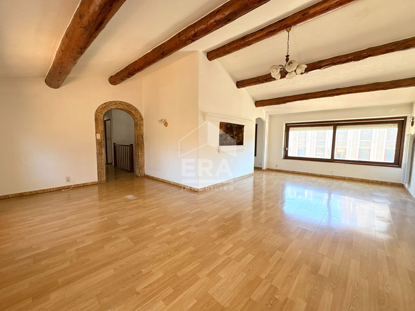 Photo A VENDRE 84120 PERTUIS MAISON TYPE 5 PIECES D'ENVIRON 143M² AVEC JARDIN ET GARAGE image 4/6