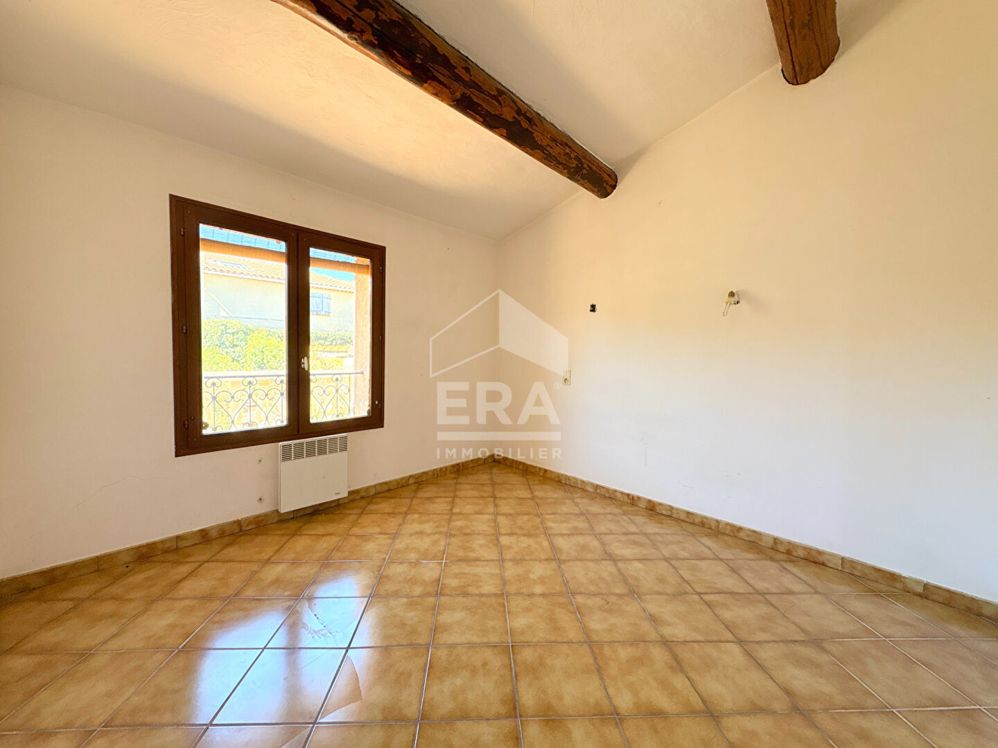 Photo A VENDRE 84120 PERTUIS MAISON TYPE 5 PIECES D'ENVIRON 143M² AVEC JARDIN ET GARAGE image 6/6