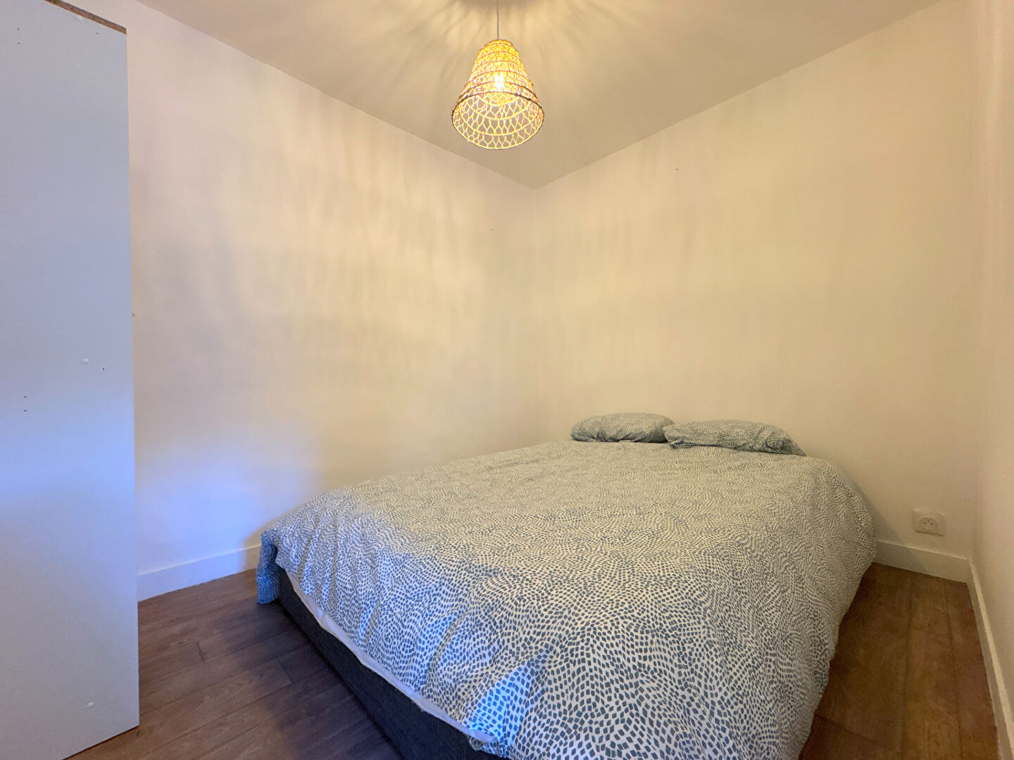 Photo A VENDRE EXCLUSIVITÉ  84160 CADENET APPARTEMENT LOUE TYPE 2 PIECES D'ENVIRON 25M² AVEC CAVE (RENTABILITE 5.,%) image 4/5