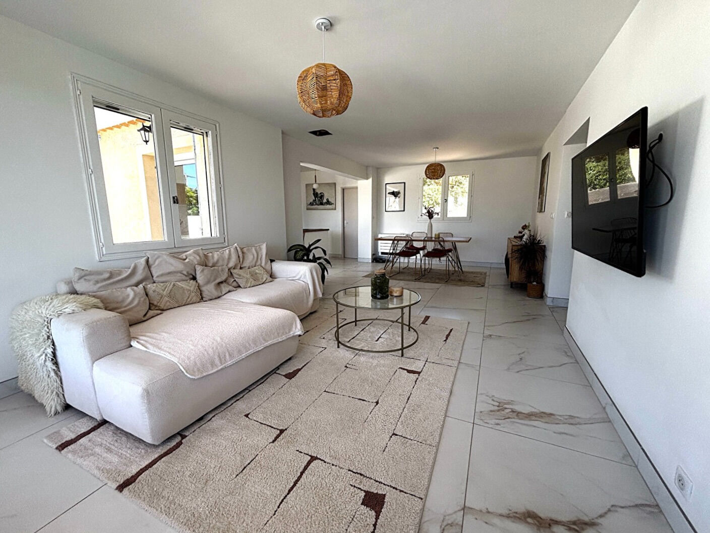 Photo A VENDRE EXCLUSIVITE 84160 CUCURON MAISON PLAIN PIED TYPE 5 PIECES D'ENVIRON 121M² AVEC JARDIN, PISCINE, GARAGE ET CAVE. image 6/6
