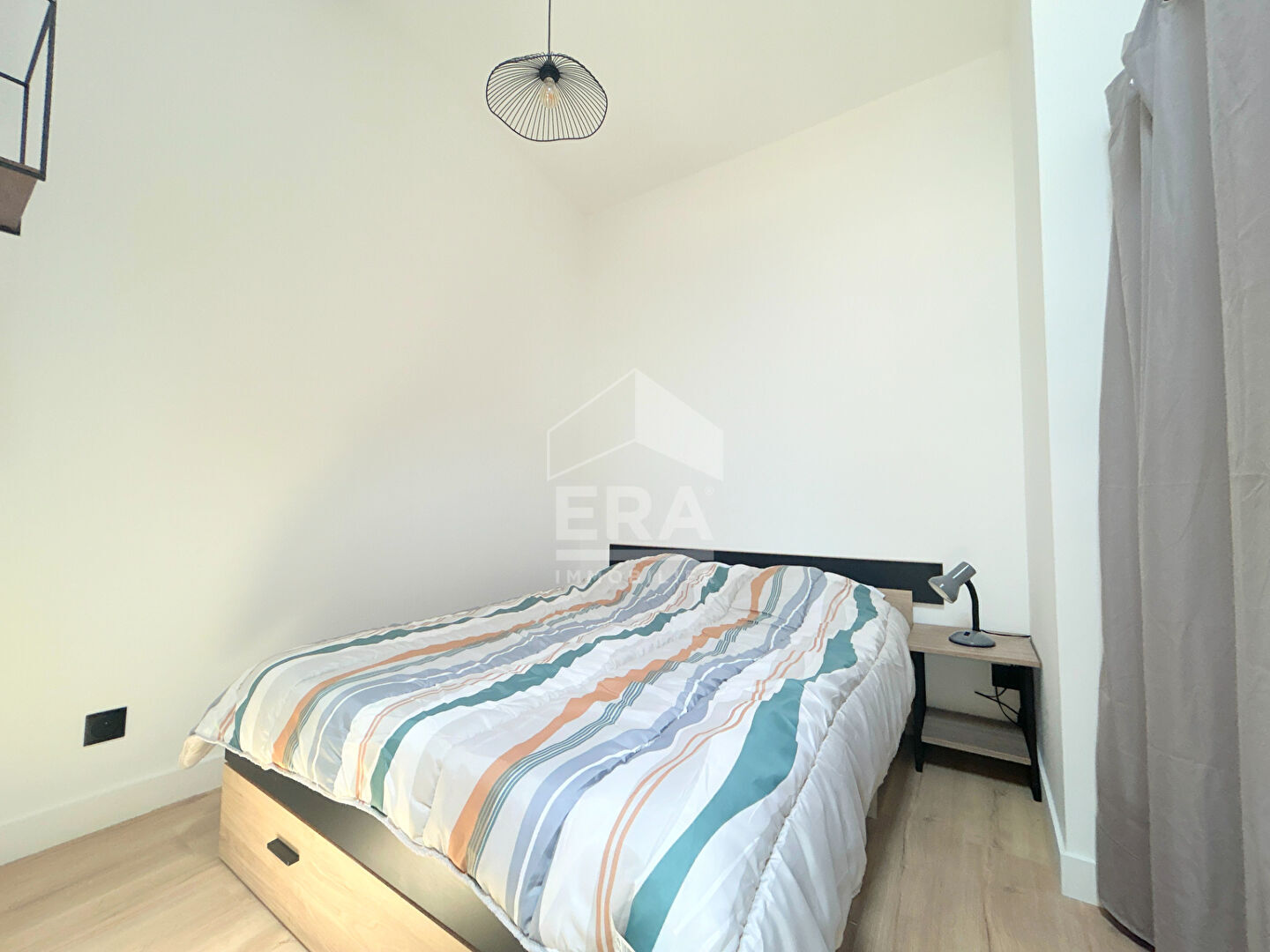 Photo A LOUER 84240 LA TOUR D'AIGUES CENTRE VILLE APPARTEMENT MEUBLE TYPE 2 PIECES AVEC CAVE image 4/5