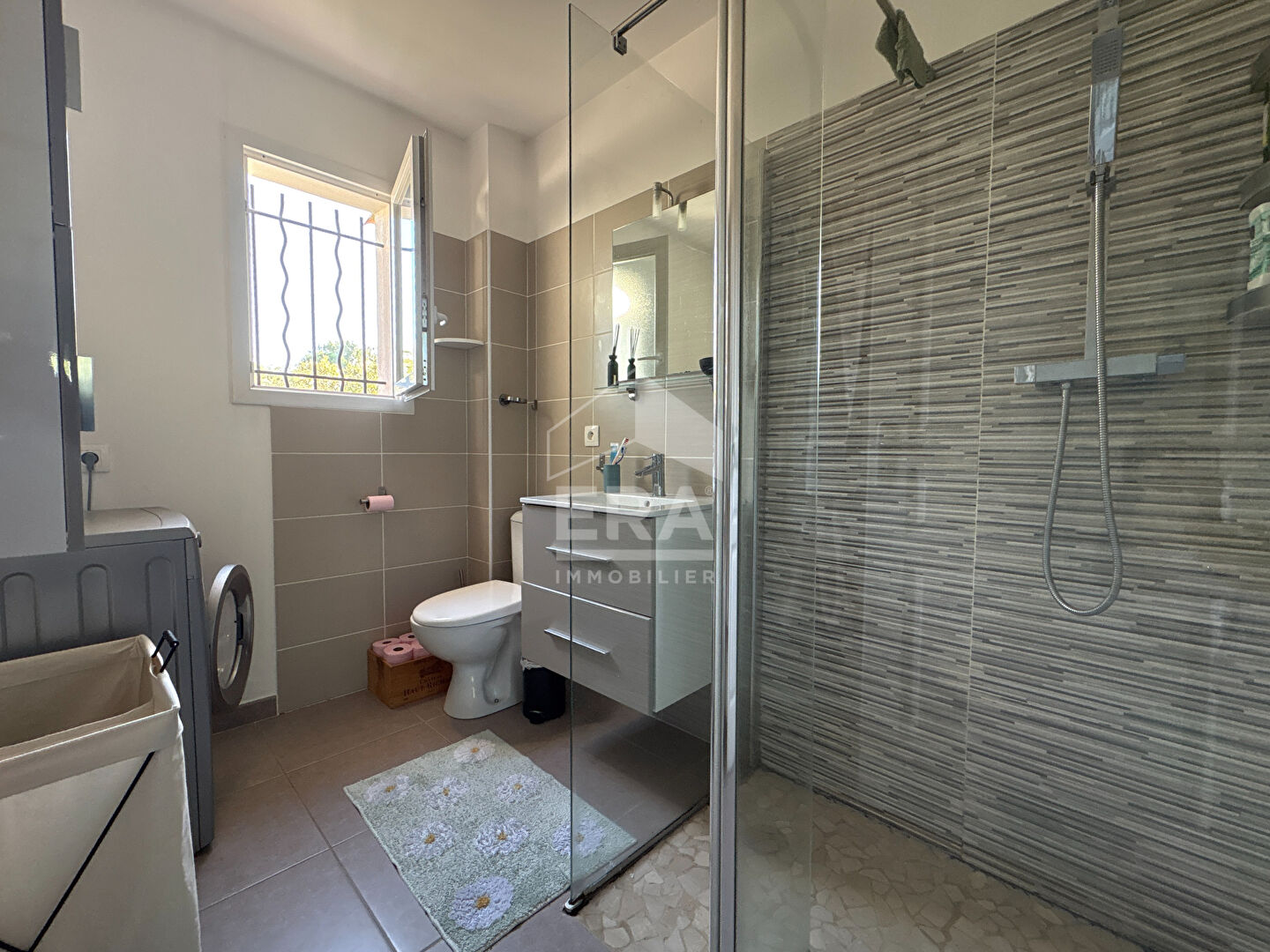 Photo A VENDRE 84120 PERTUIS APPARTEMENT TYPE 2 PIECES AVEC TERRASSE ET 1 PLACE DE STATIONNEMENT image 5/6