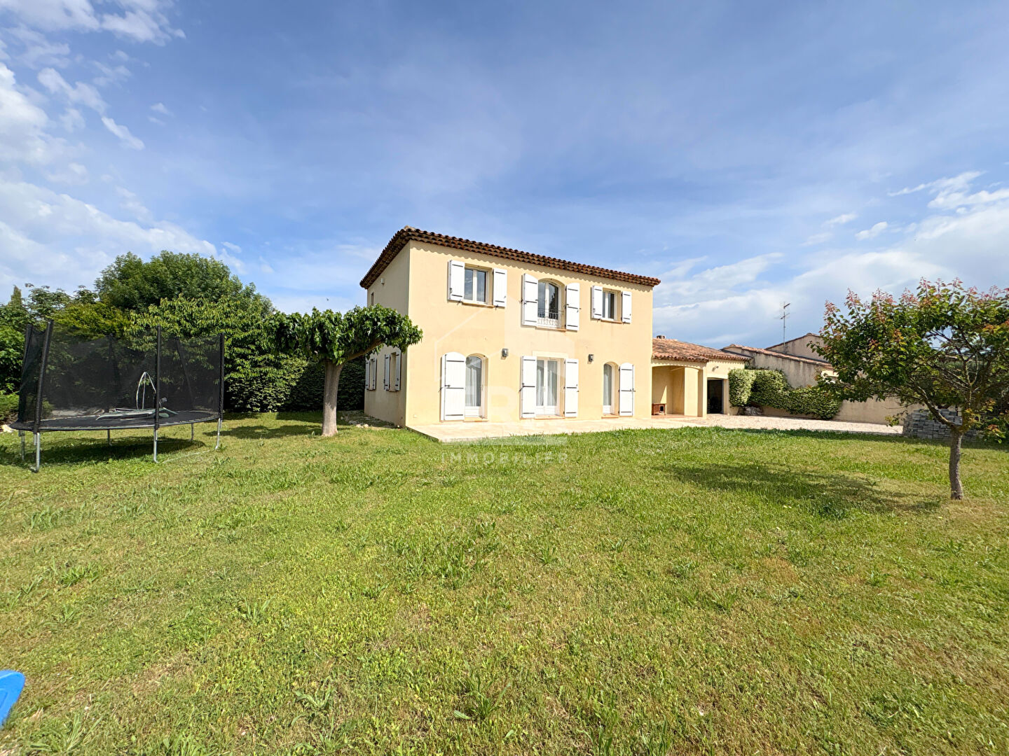 Photo A VENDRE 84120 PERTUIS MAISON TYPE 5 PIECES D'ENVIRON 123M² AVEC GARAGE, ET JARDIN image 1/6