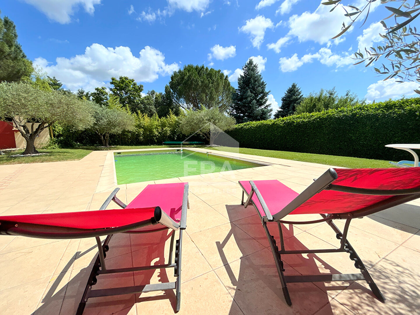 Photo A VENDRE 84240 LA TOUR D'AIGUES MAISON 5 PIECES D'ENVIRON 125M² AVEC PISCINE, GARAGE ET JARDIN DE 1648M² image 2/5