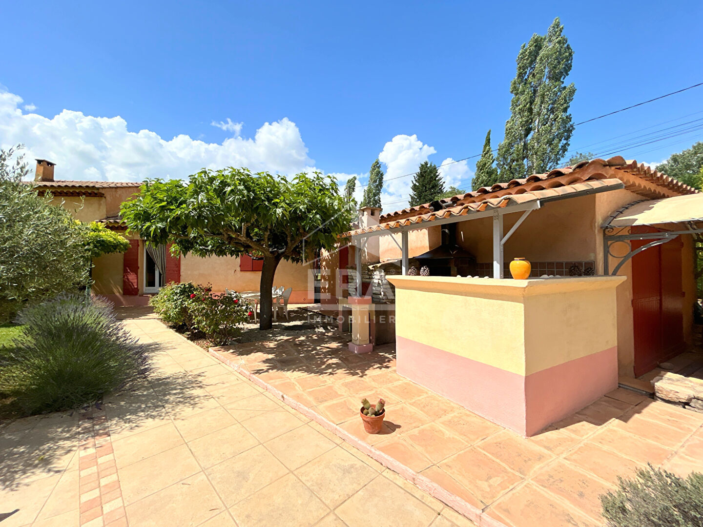 Photo A VENDRE 84240 LA TOUR D'AIGUES MAISON 5 PIECES D'ENVIRON 125M² AVEC PISCINE, GARAGE ET JARDIN DE 1648M² image 4/5