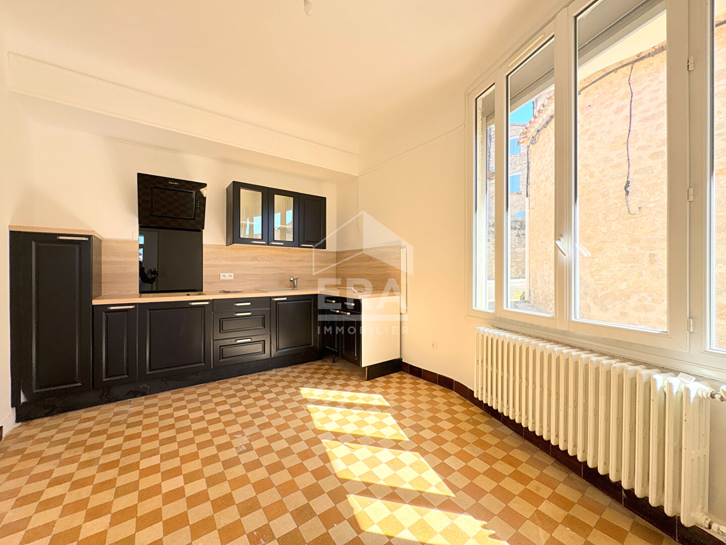 Photo A VENDRE 84240 GRAMBOIS MAISON DE VILLAGE TYPE 4 PIECES D'ENVIRON 95M² AVEC GARAGE, CAVE, TERRASSE image 5/6
