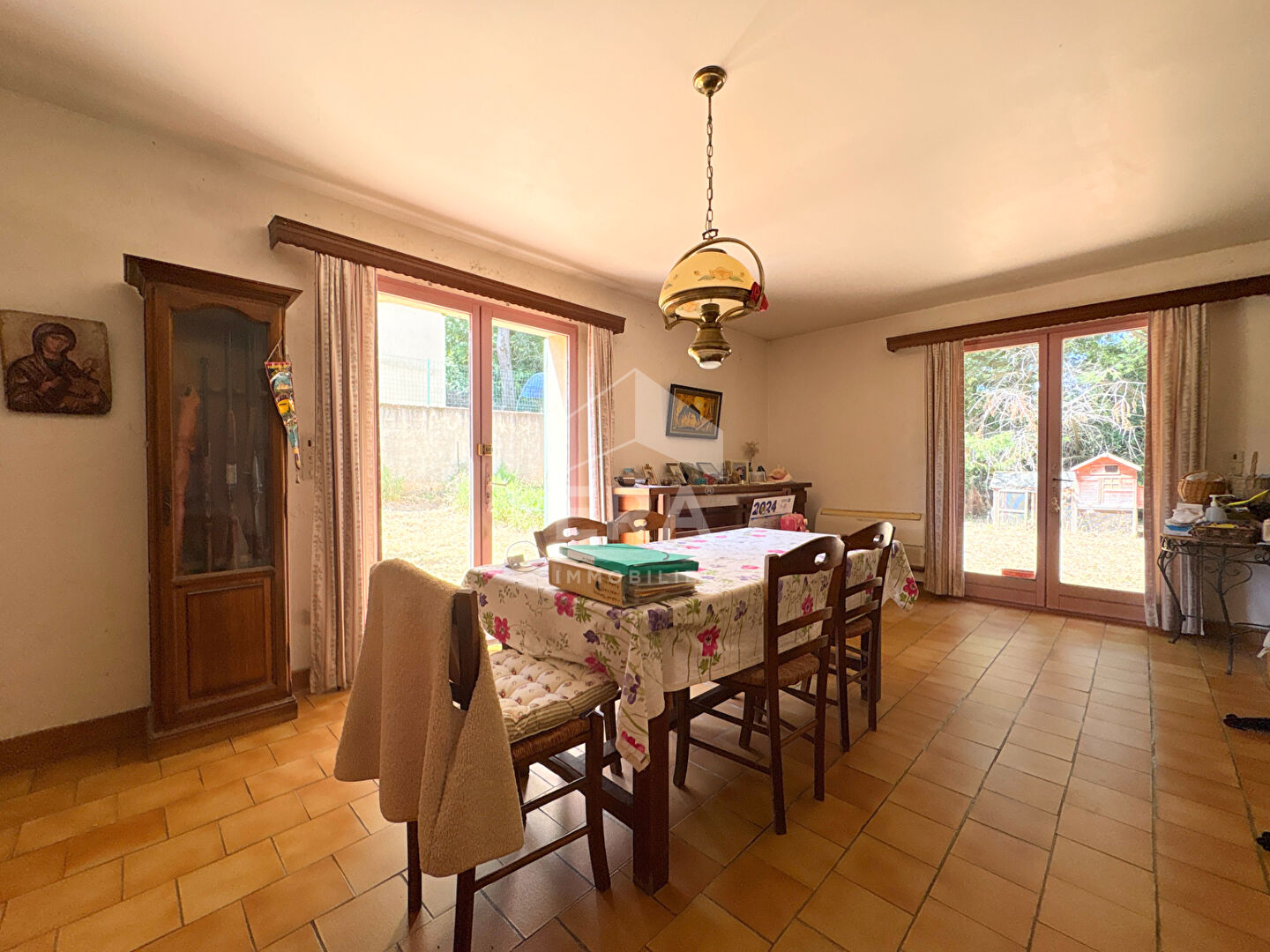 Photo A VENDRE 13610 LE PUY SAINTE REPARADE MAISON 5 PIECES D'ENVIRON 129 M² AVEC JARDIN ET GARAGE. image 4/6