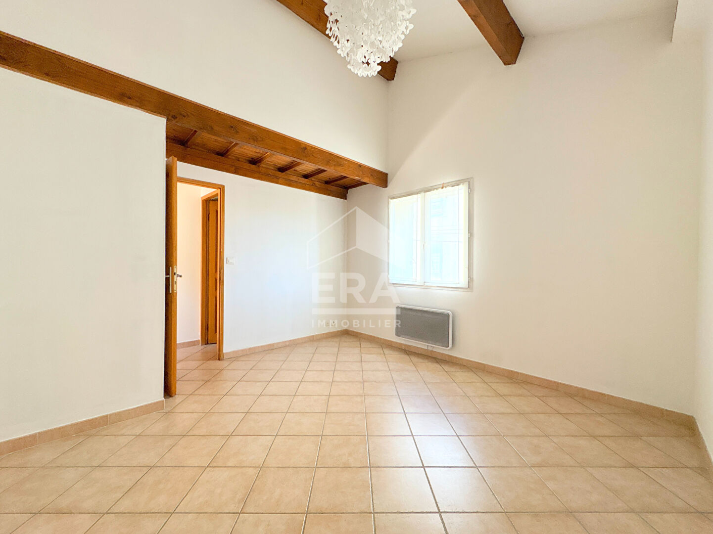 Photo A VENDRE 84120 PERTUIS MAISON DE VILLE TYPE 5 PIECES DE 95M² AVEC EXTERIEUR ET GARAGE DE 82M² image 5/6