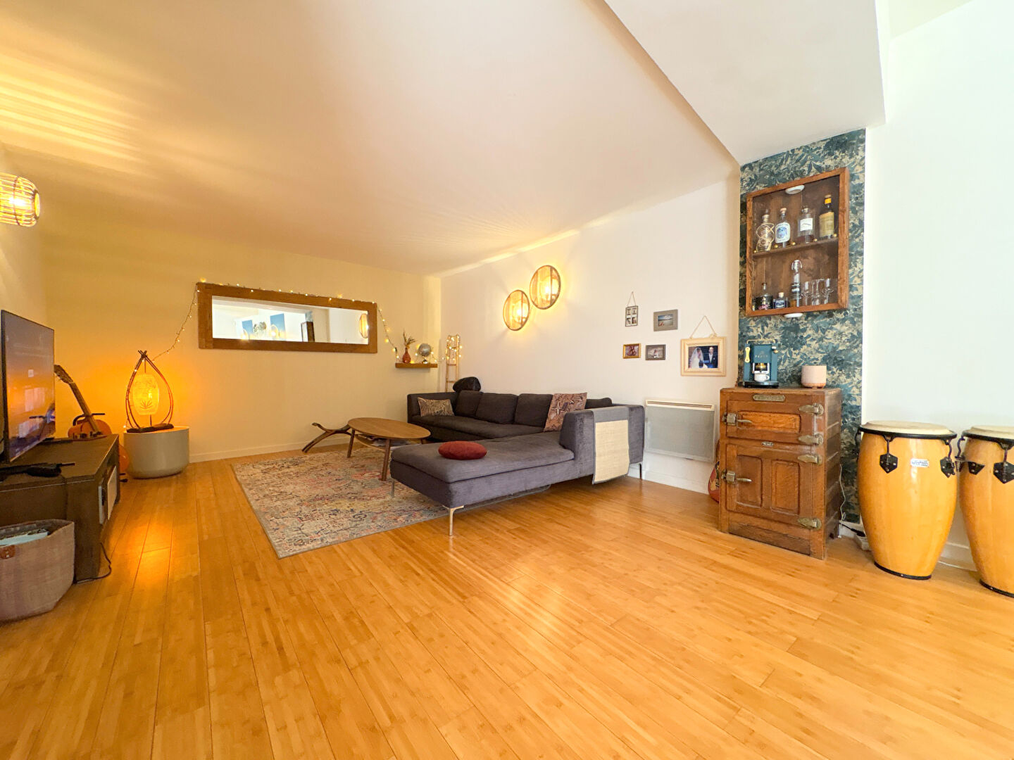 Photo A VENDRE EXCLUSIVITE 84120 PERTUIS APPARTEMENT DUPLEX TYPE 5 PIECES D'ENVIRON 140M² AVEC PATIO, TERRASSE, CAVE ET STATIONNEMENT image 2/6