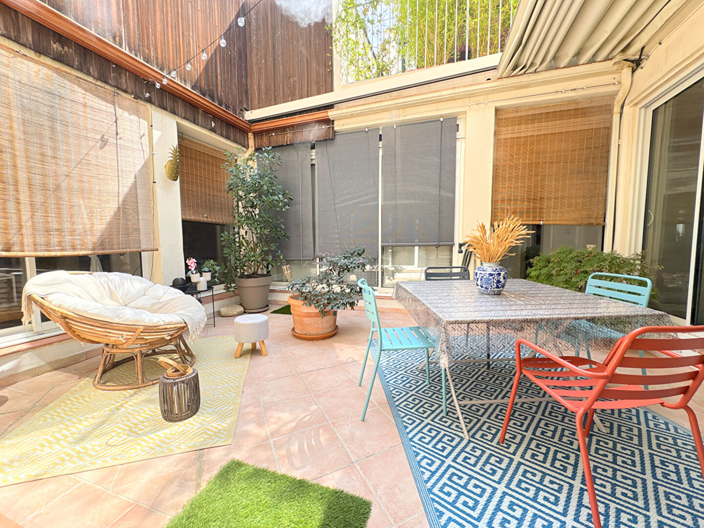 Photo A VENDRE EXCLUSIVITE 84120 PERTUIS APPARTEMENT DUPLEX TYPE 5 PIECES D'ENVIRON 140M² AVEC PATIO, TERRASSE, CAVE ET STATIONNEMENT image 3/6