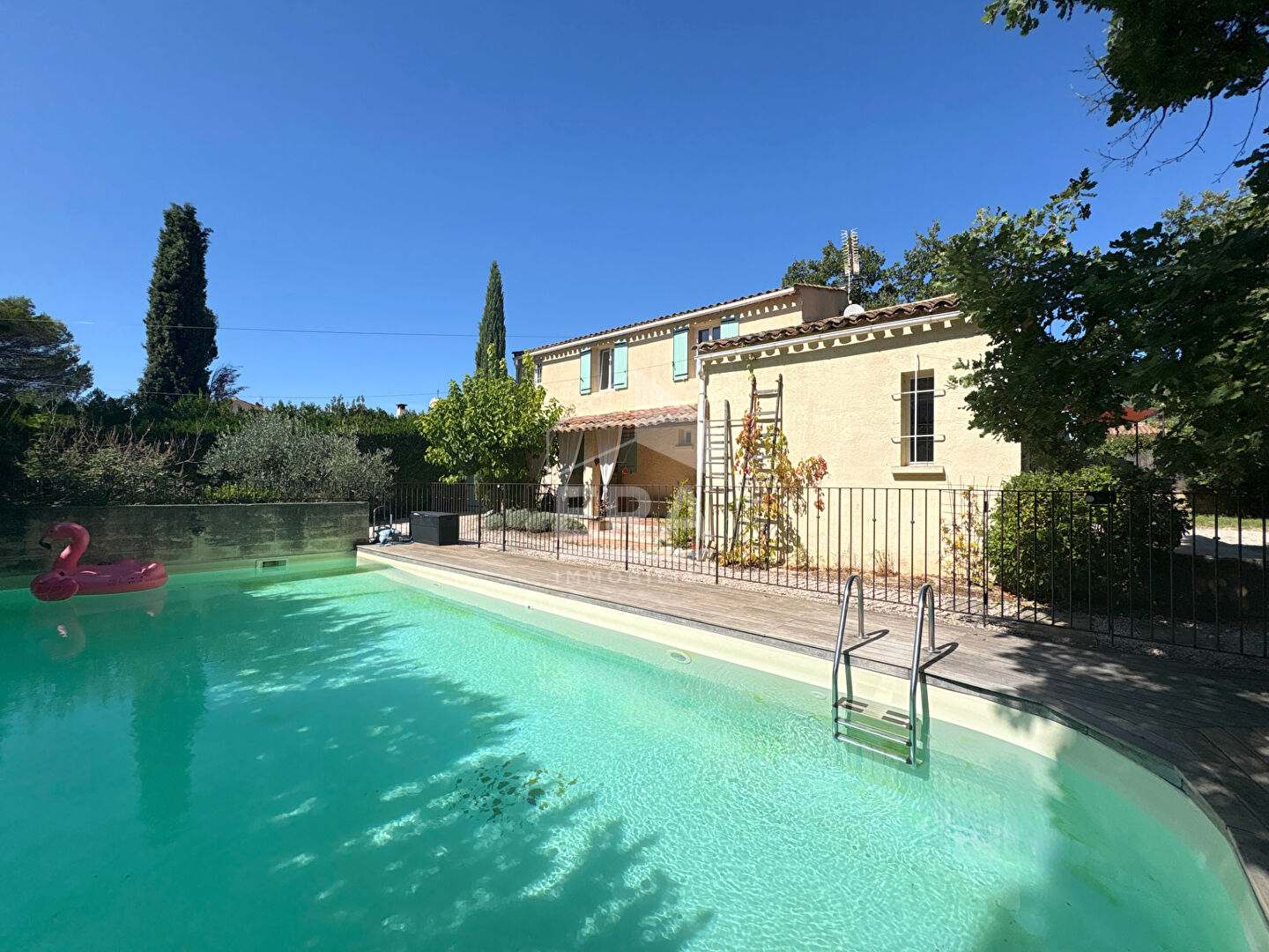 Photo A VENDRE 84160 LOURMARIN MAISON TYPE 6 PIECES D'ENVIRON 132M² AVEC JARDIN, GARAGE ET PISCINE image 1/6