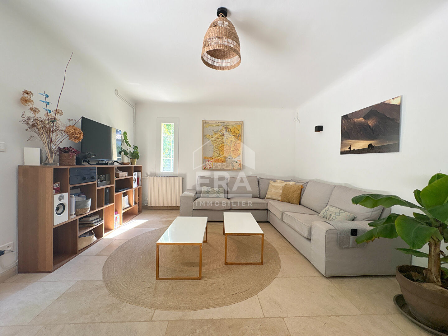 Photo A VENDRE 84160 LOURMARIN MAISON TYPE 6 PIECES D'ENVIRON 132M² AVEC JARDIN, GARAGE ET PISCINE image 4/6