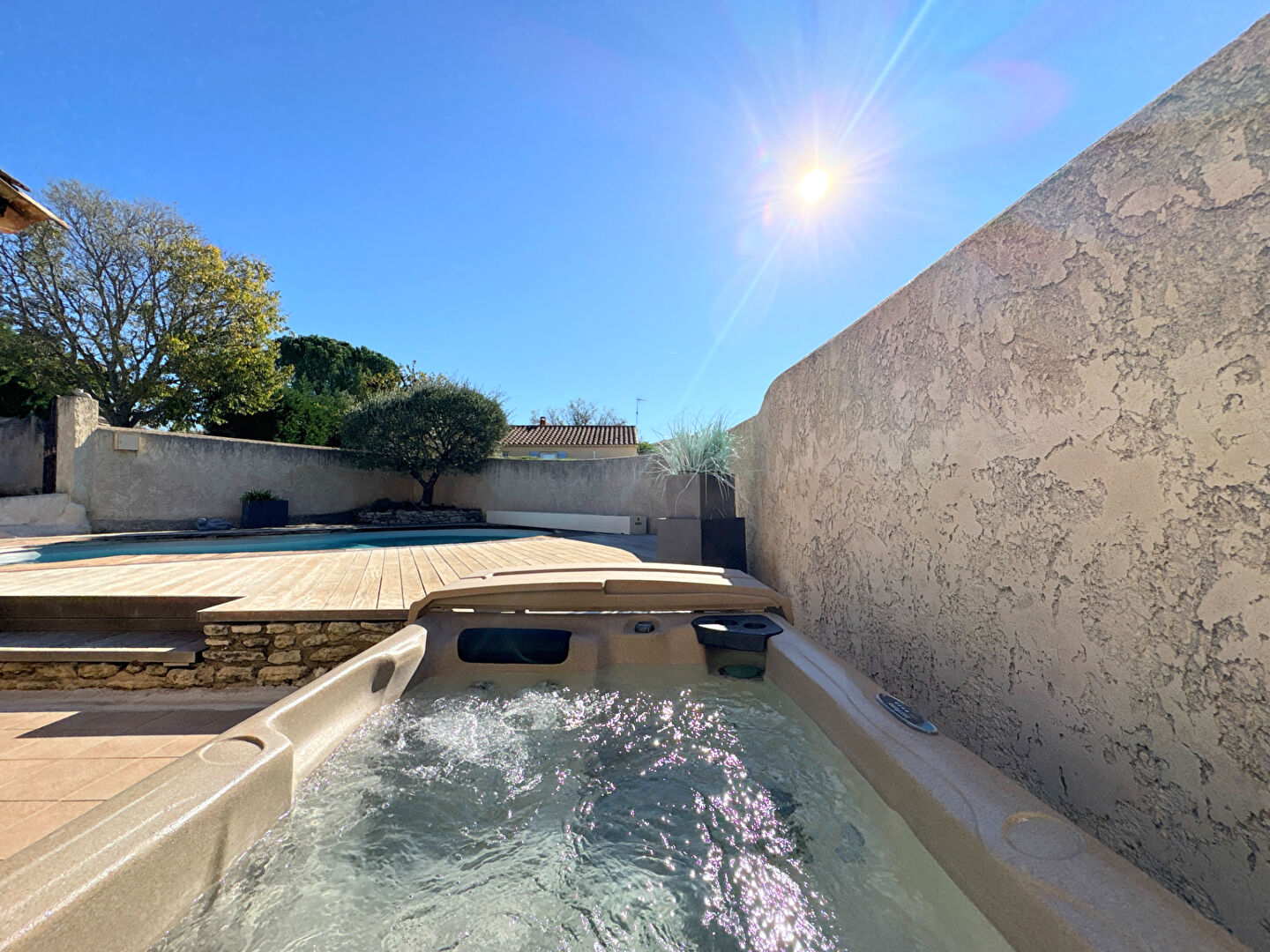 Photo A VENDRE EXCLUSIVITE 84120 PERTUIS MAISON PLAIN PIED TYPE 3 PIECES D'ENVIRON 81M² AVEC GARAGE, PISCINE, SPA CANADIEN ET JARDIN image 3/6