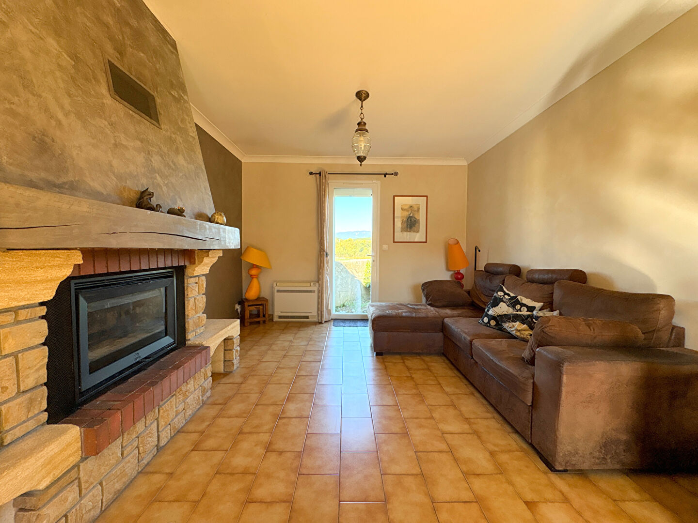 Photo A VENDRE EXCLUSIVITE 84120 PERTUIS MAISON PLAIN PIED TYPE 3 PIECES D'ENVIRON 81M² AVEC GARAGE, PISCINE, SPA CANADIEN ET JARDIN image 4/6