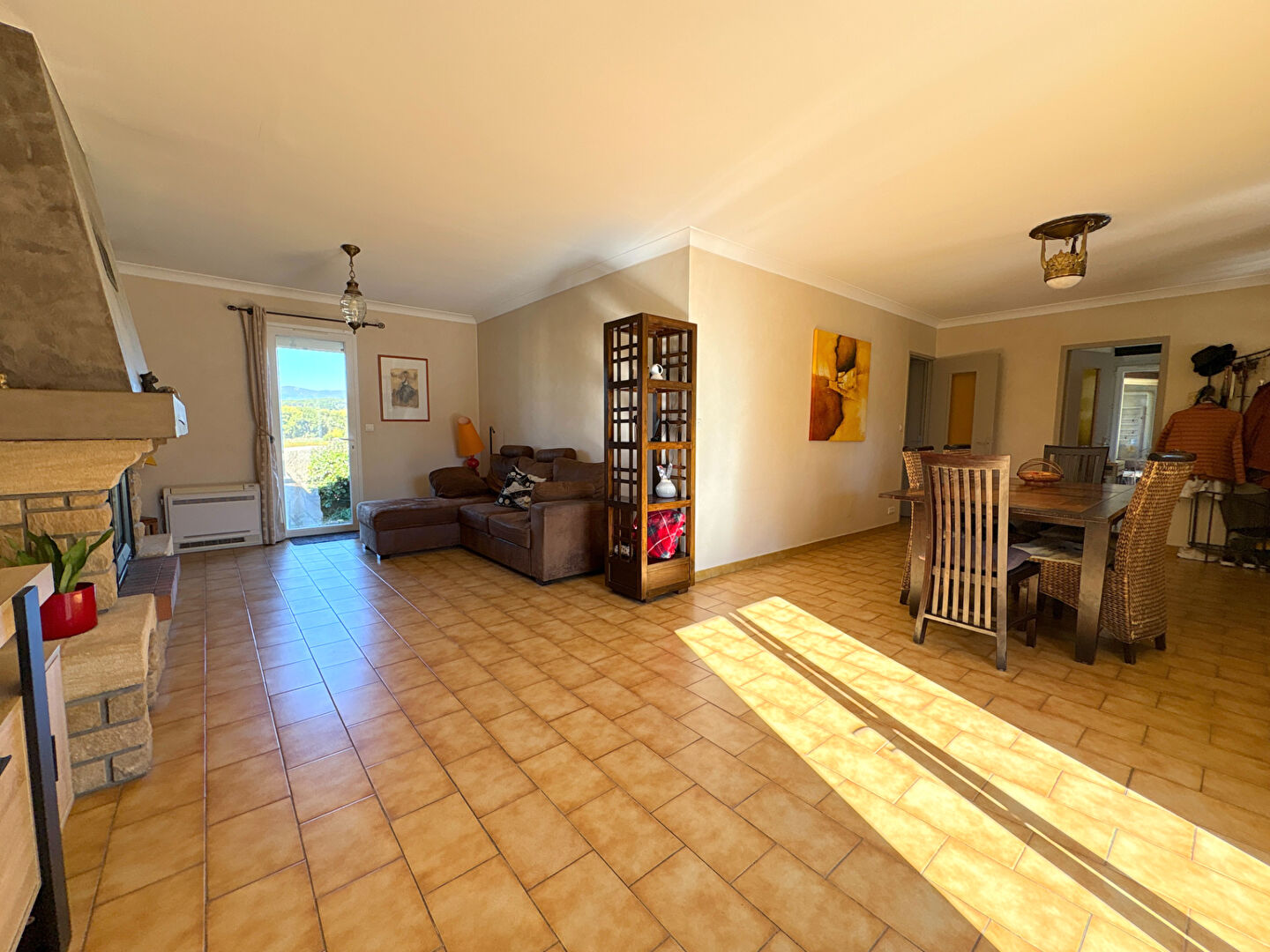 Photo A VENDRE EXCLUSIVITE 84120 PERTUIS MAISON PLAIN PIED TYPE 3 PIECES D'ENVIRON 81M² AVEC GARAGE, PISCINE, SPA CANADIEN ET JARDIN image 5/6