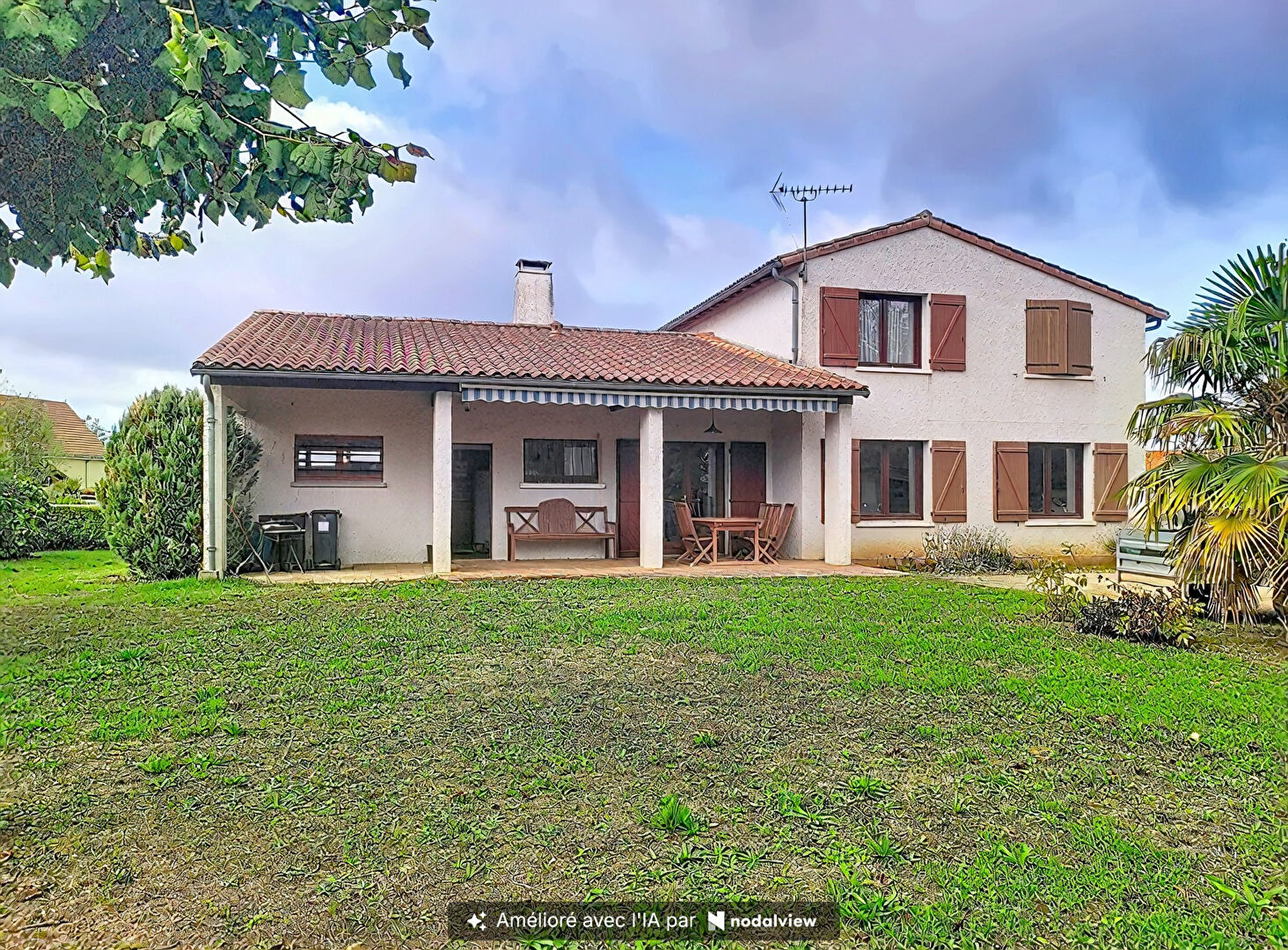 SUD CHATELLERAULT- BELLE MAISON VIVABLE DE PLAIN PIED