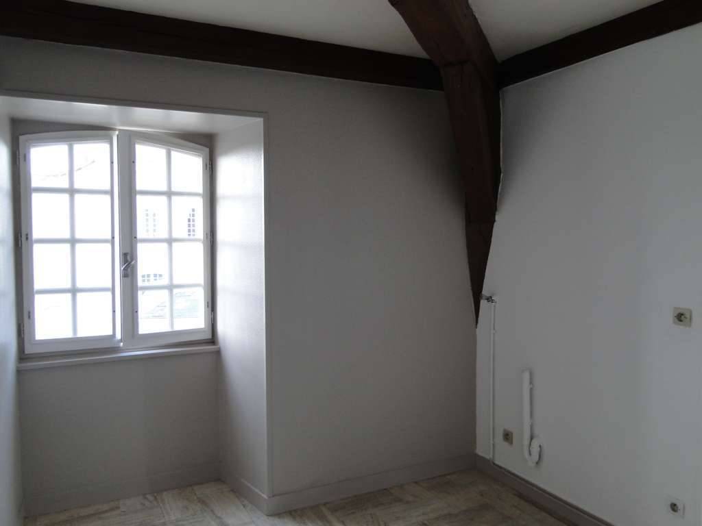 Photo Appartement à louer centre de Couhé image 5/6