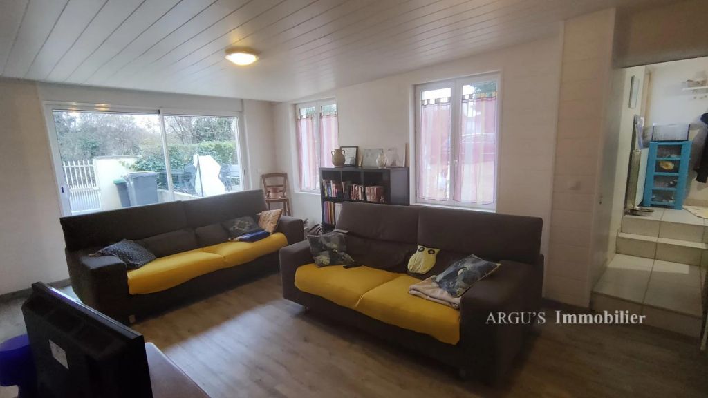 Photo Jolie Maison Proche Du Centre Ville de CIVRAY image 2/6