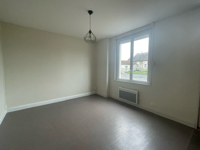 Photo Maison à Louer à Chaunay image 3/6