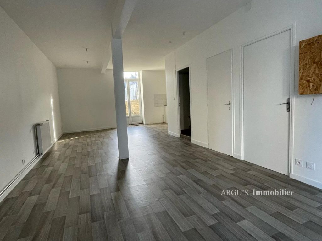 Photo Appartement à Louer Civray image 2/5
