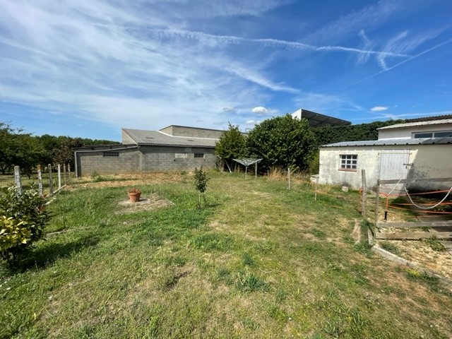 Photo Ensemble Immobilier à CHAUNAY image 4/6