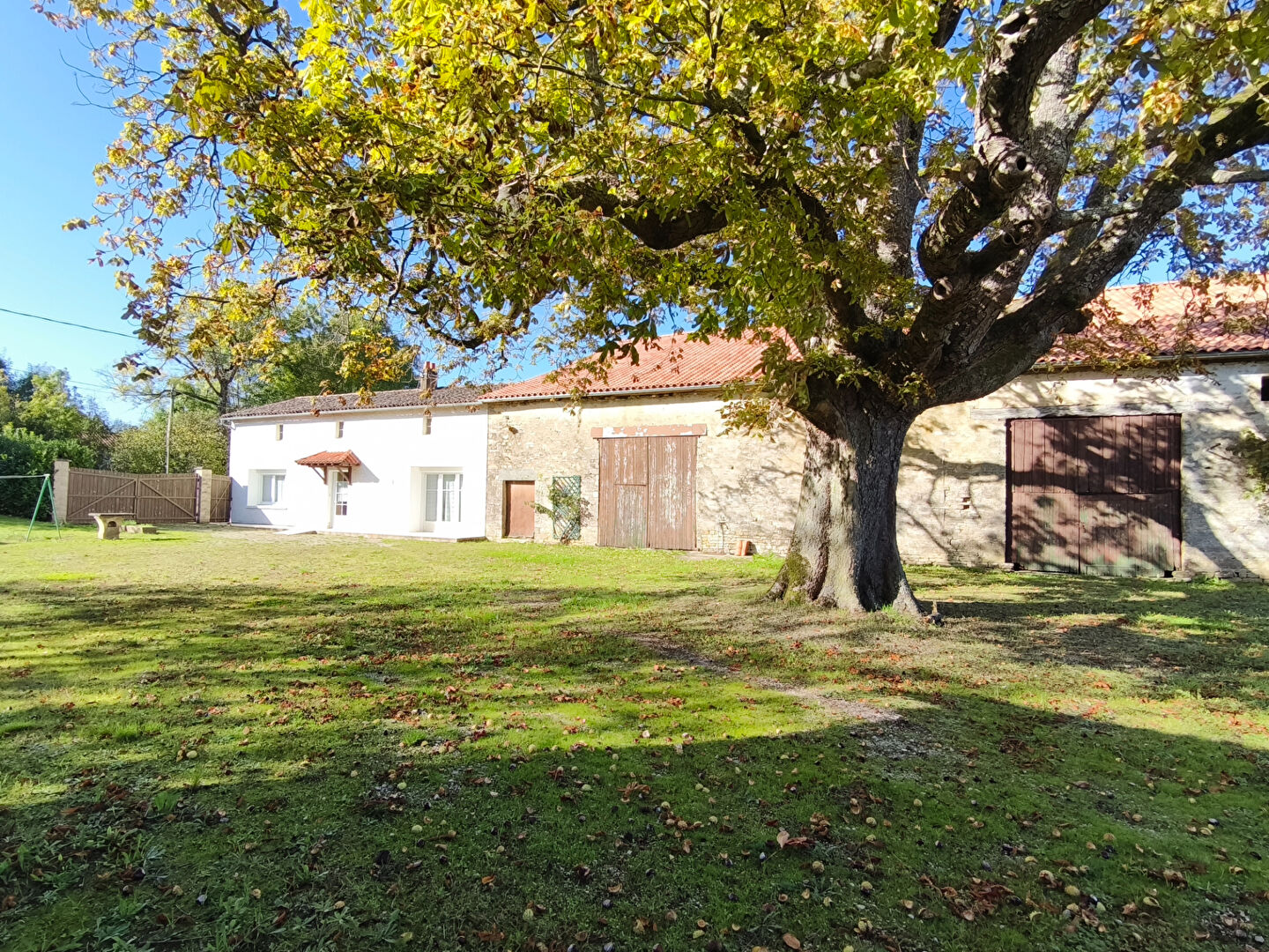Corps de ferme à Chaunay