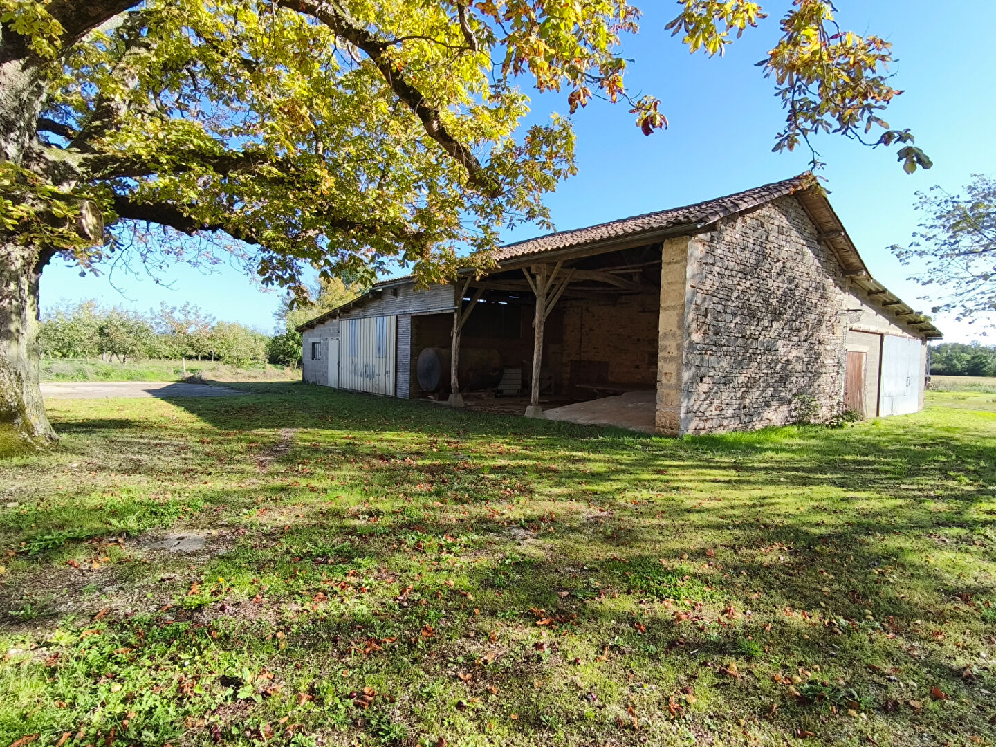 Photo Corps de ferme à Chaunay image 2/6
