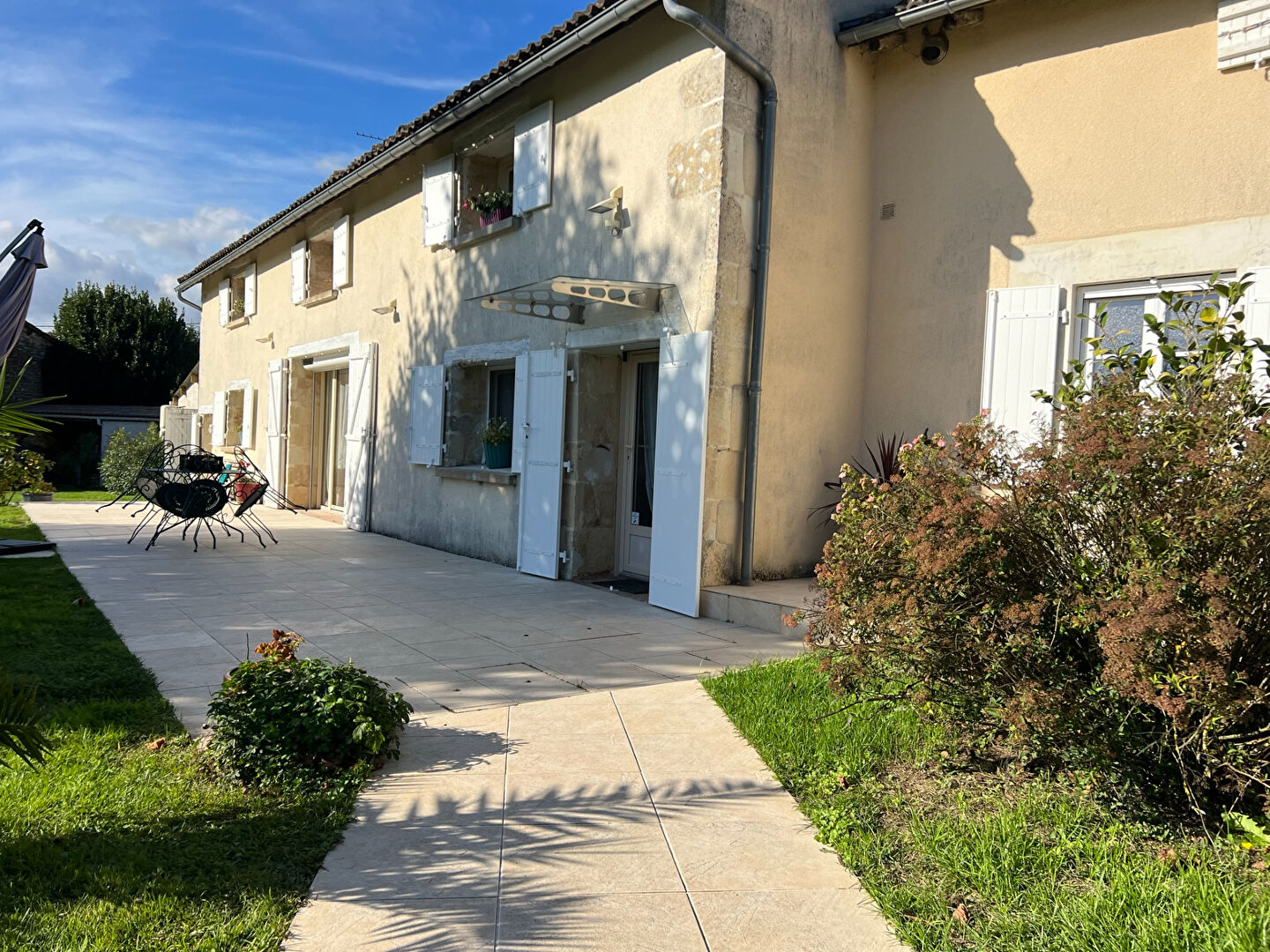 Photo Ancien corps de ferme Brux à proximité de Couhé image 4/6