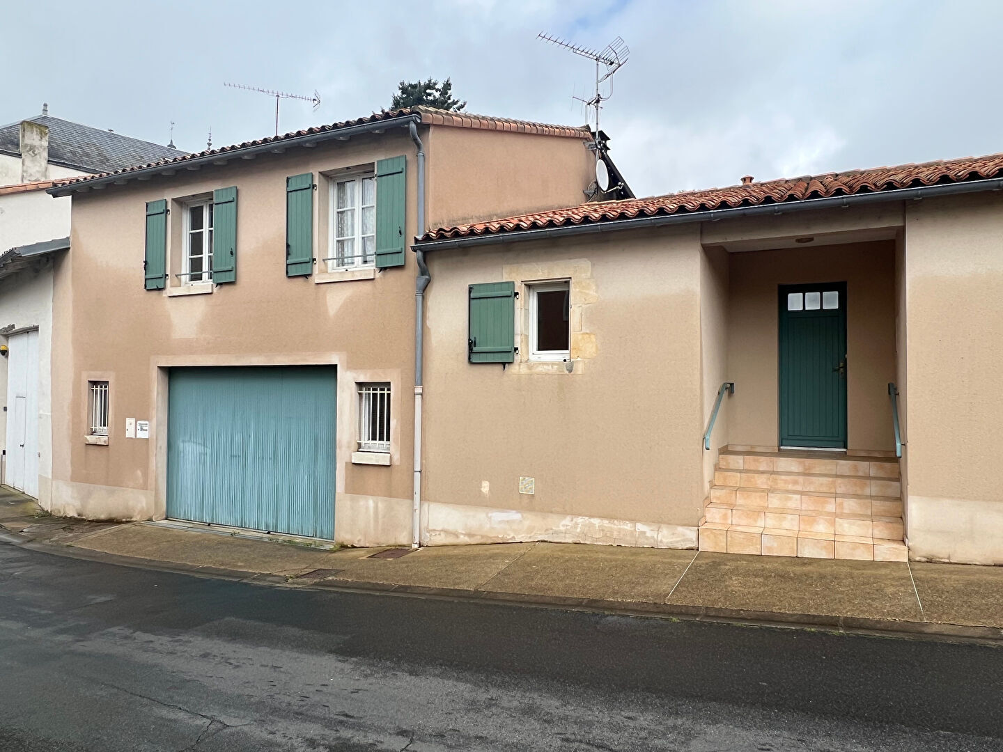 Photo Maison de ville Civray image 2/6