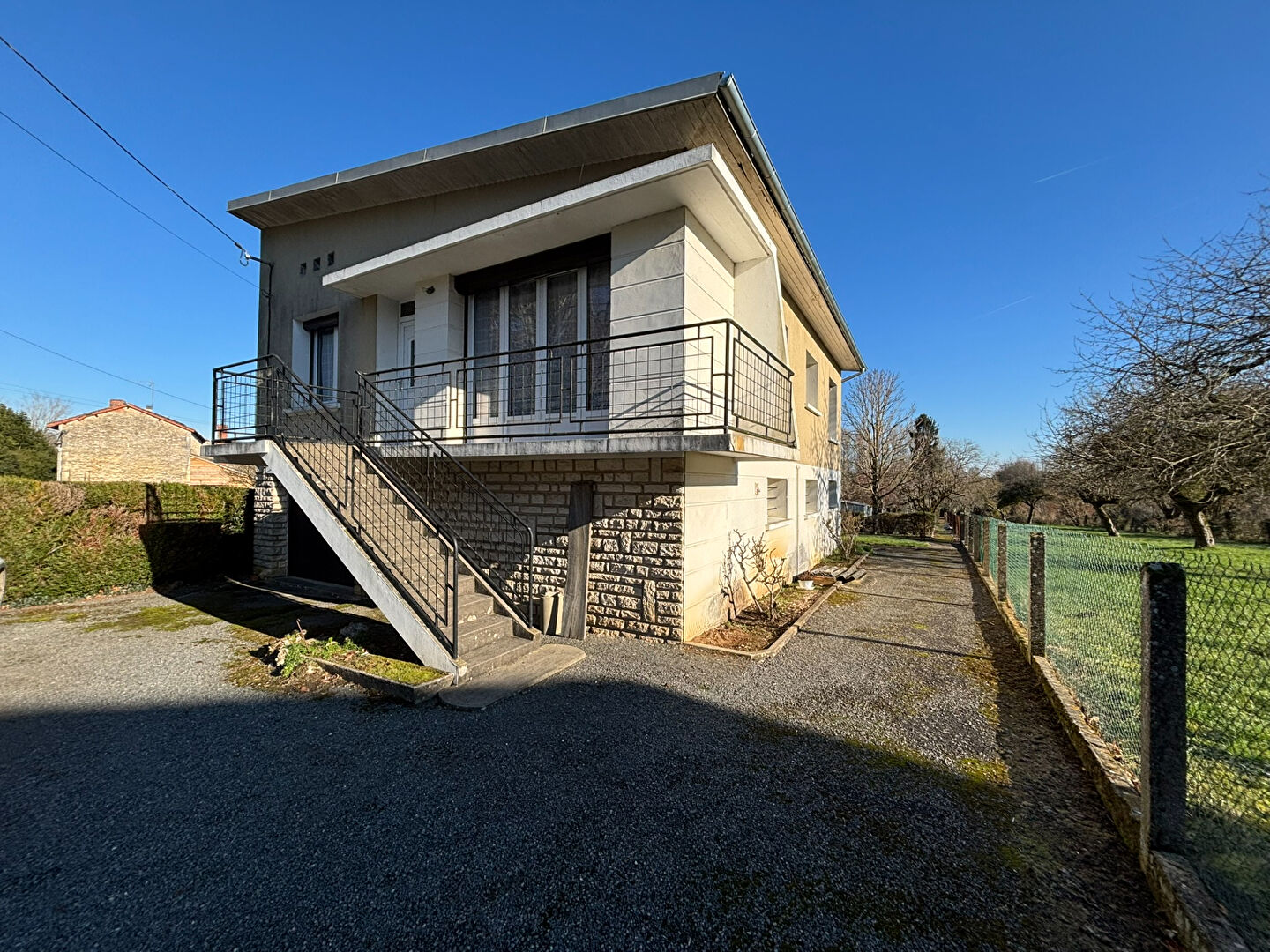 Pavillon des années 60 à SAINT MARTIN  L'ARS