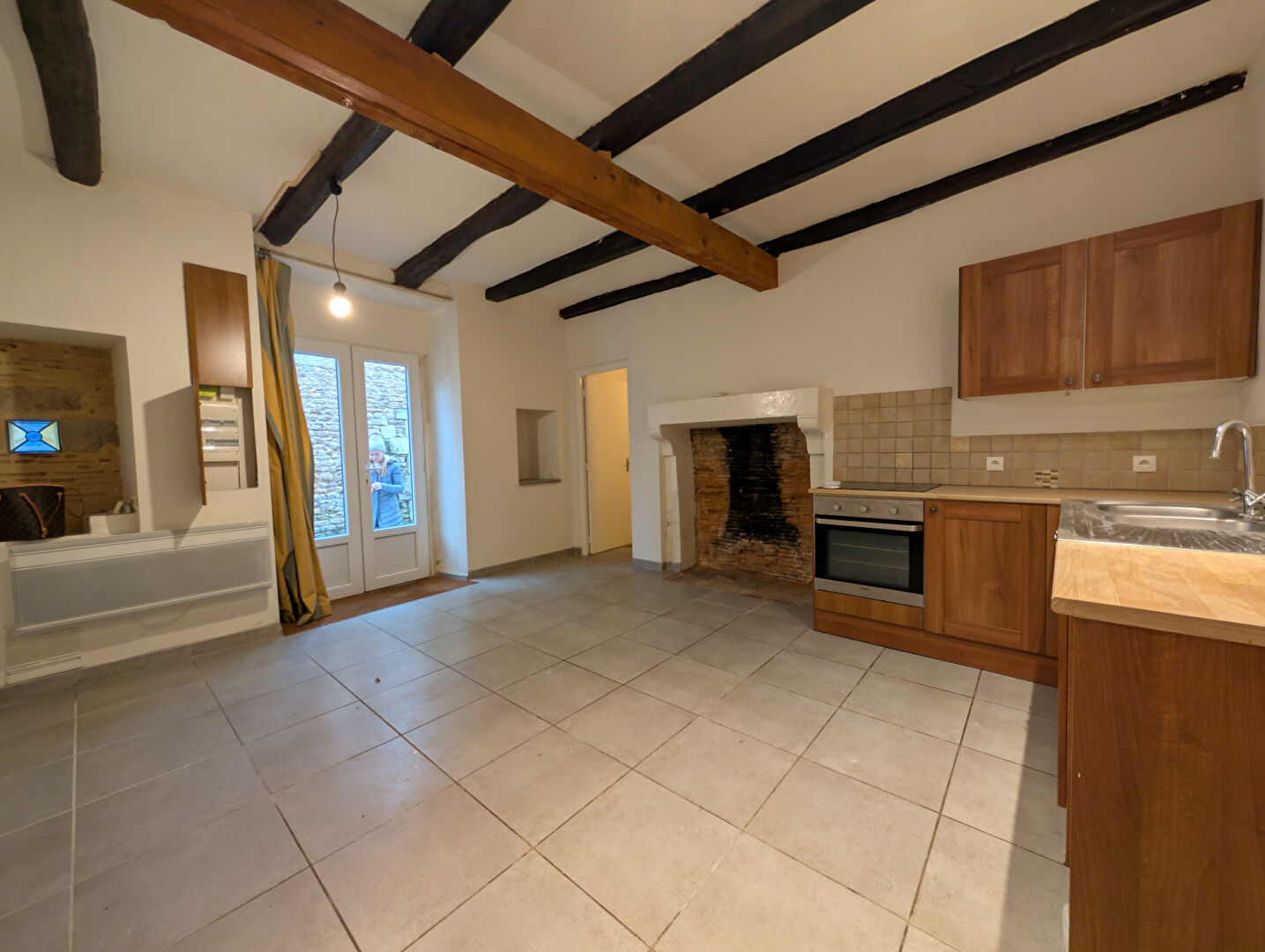 Maison de ville avec garage sur la commune de Charroux