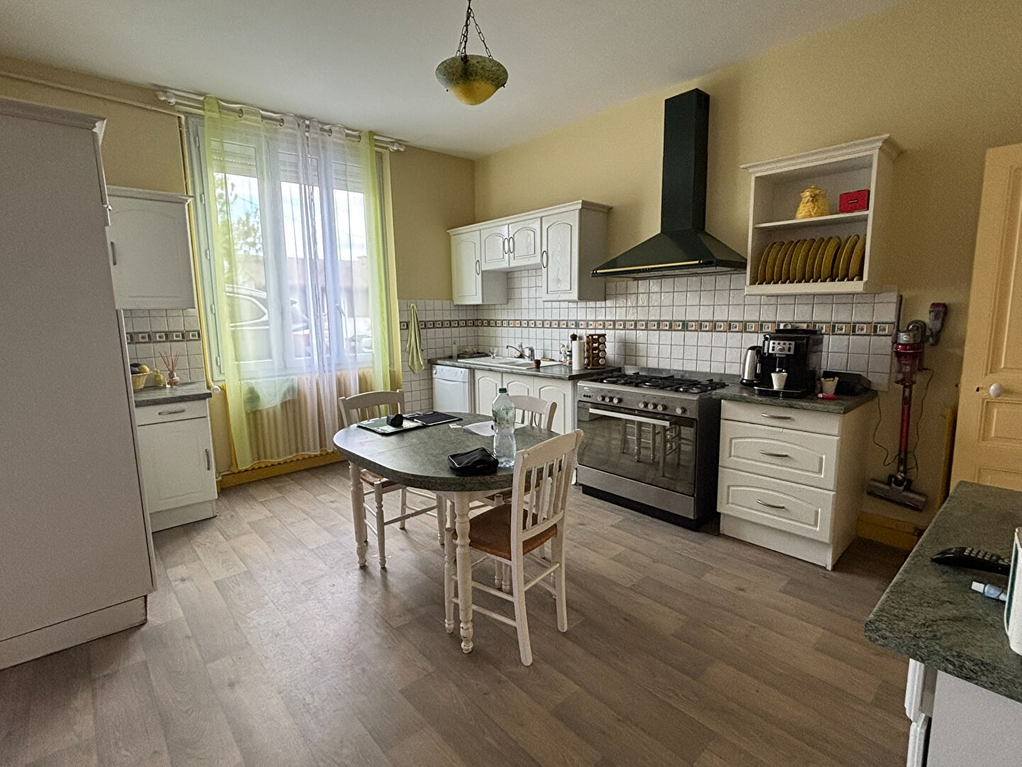 Photo Maison Civray 4 pièce(s) 109 m2 image 2/6