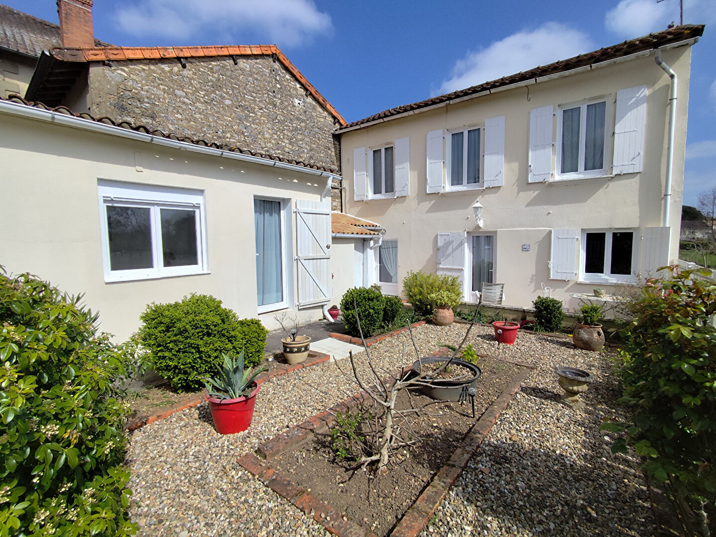 Photo Maison au calme à Mauprévoir image 1/6