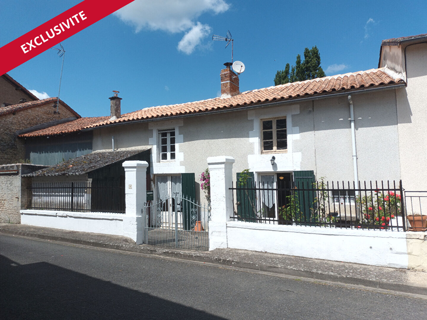 Maison Saint Martin l`Ars 4 pièce(s) 136 m2