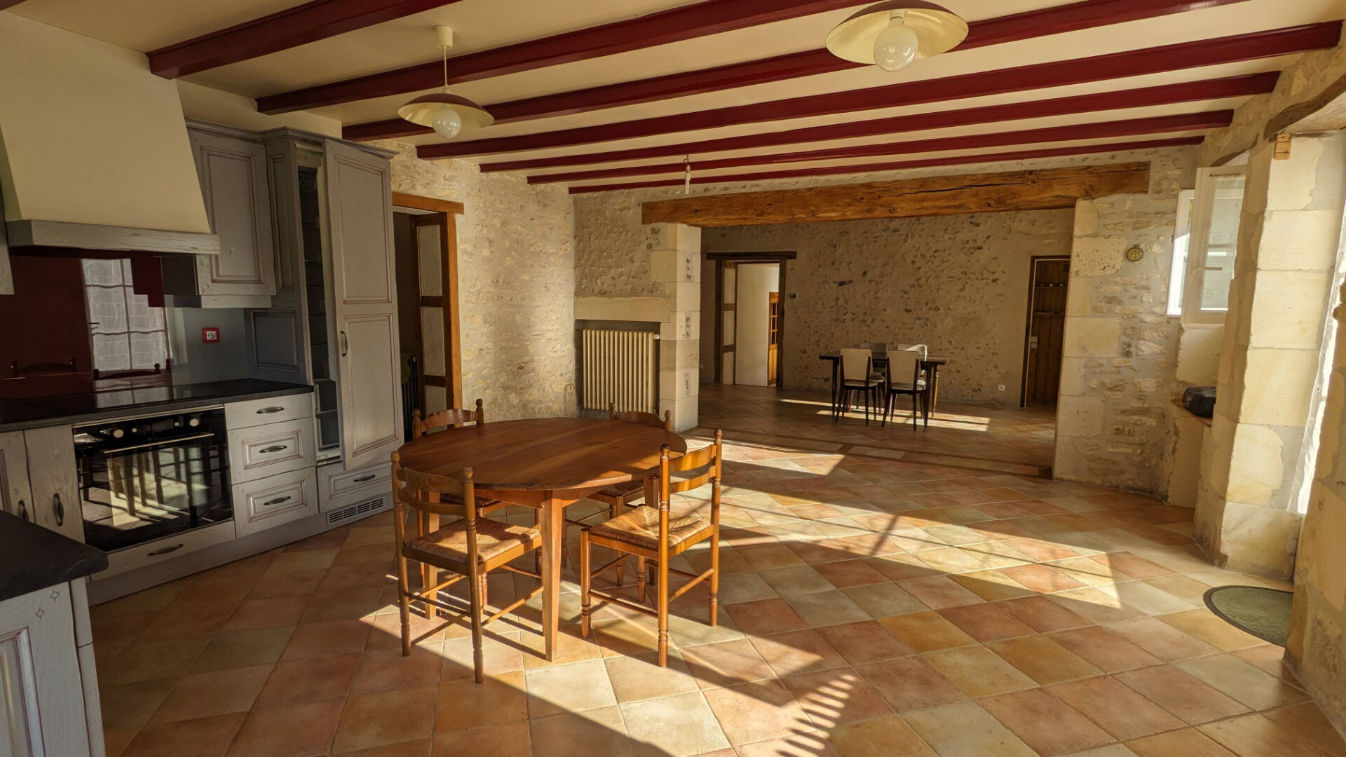 Photo Corps de ferme rénové et maison à rénover - La Chapelle Baton image 2/6