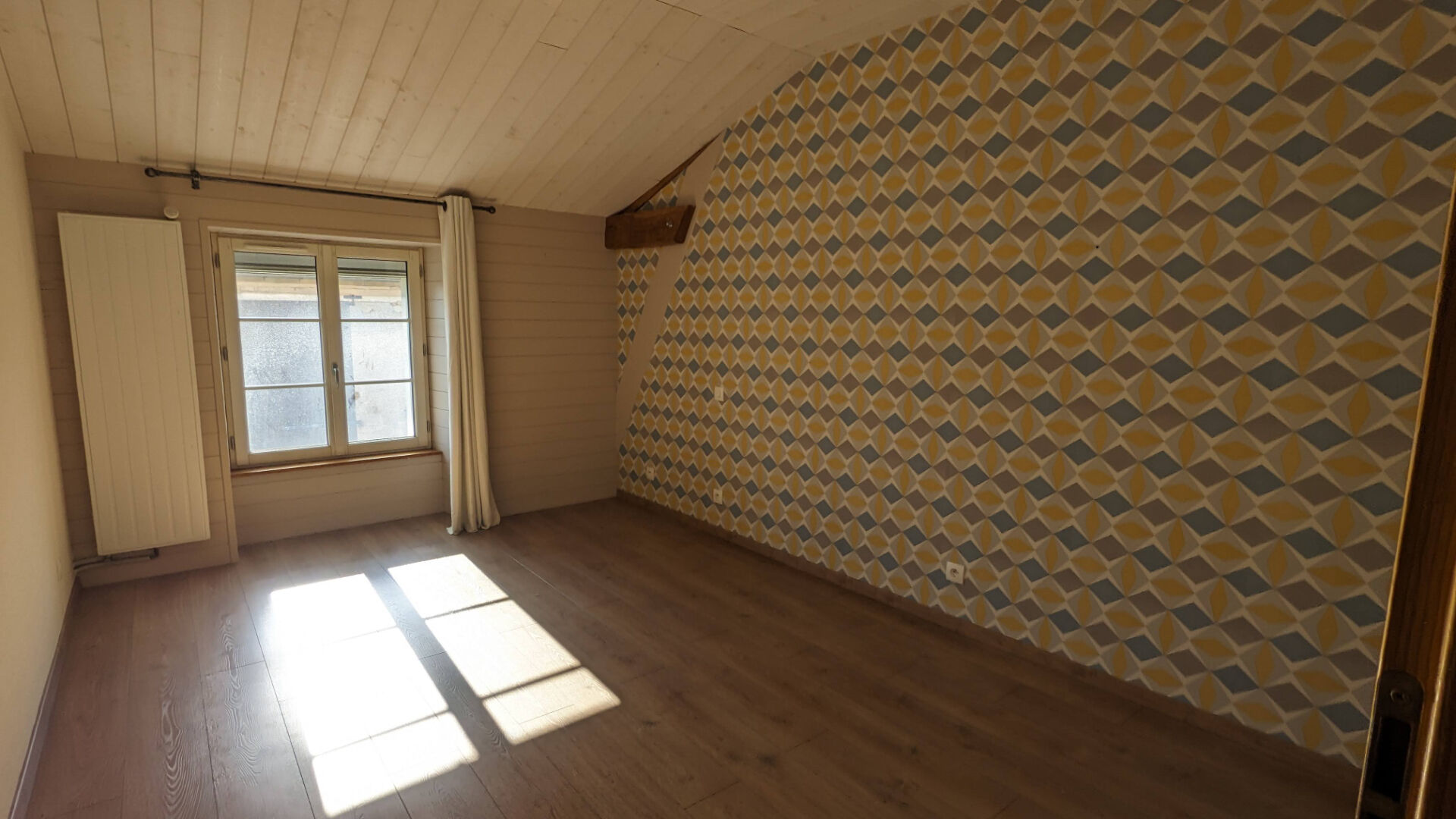 Photo Corps de ferme rénové et maison à rénover - La Chapelle Baton image 6/6