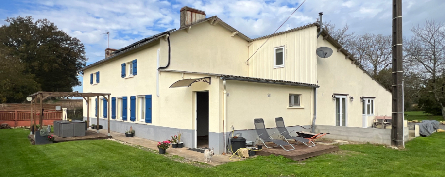 Maison Pleuville 6 pièce(s) 257 m2