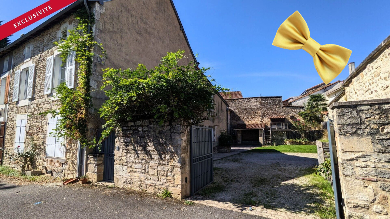 Photo Grande demeure de bourg 17 ème rénovée image 1/6