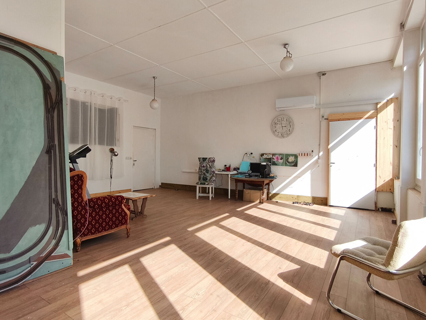 Photo Ancienne école rénovée sur la commune de Genouillé entre Poitiers et Angoulême image 6/6